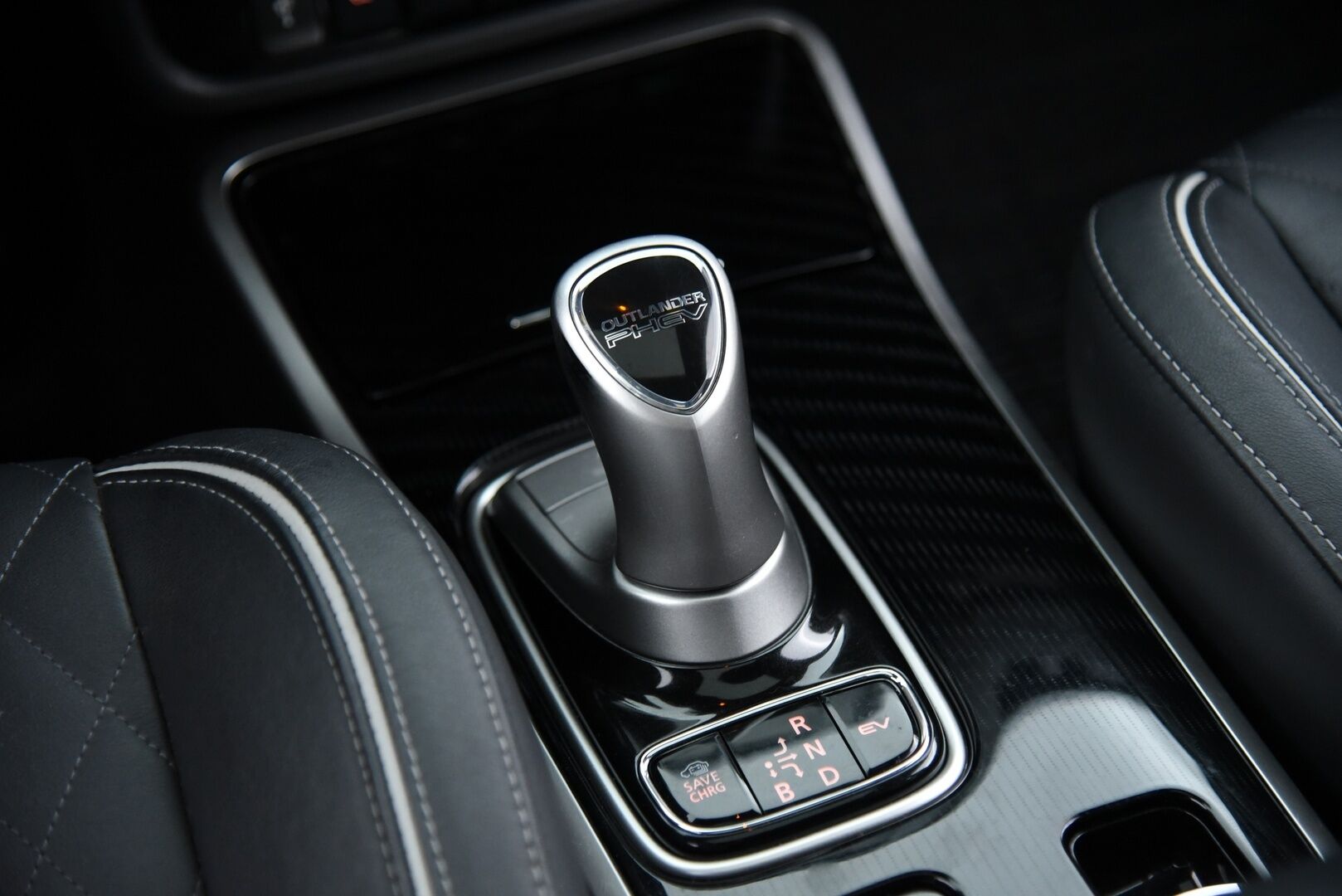 Mitsubishi OUTLANDER PHEV 2021 Instyle Business 4WD 5P ** Adapt.Vakkari / 2-Om Suomi / 360° Kamera / Kattoluukku / Navigointi - Tehtaan vetokoukku / BLIS / Lämmitettävä tuulilasi / Ratin lämmitin / 