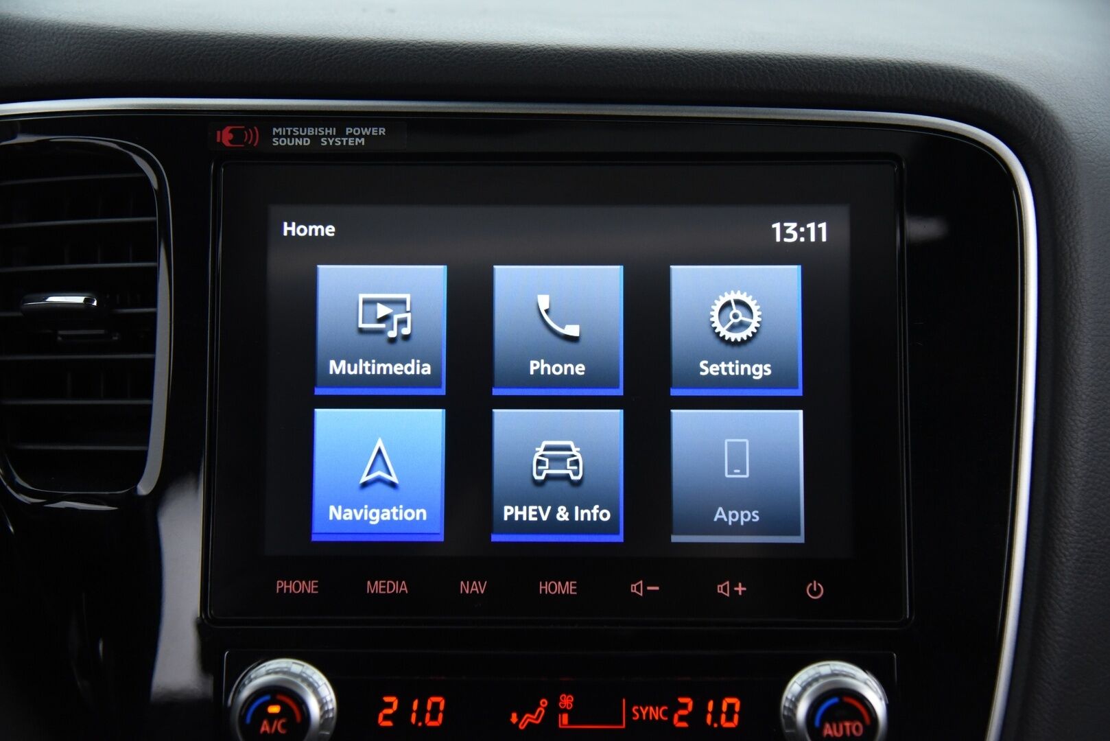 Mitsubishi OUTLANDER PHEV 2021 Instyle Business 4WD 5P ** Adapt.Vakkari / 2-Om Suomi / 360° Kamera / Kattoluukku / Navigointi - Tehtaan vetokoukku / BLIS / Lämmitettävä tuulilasi / Ratin lämmitin / 