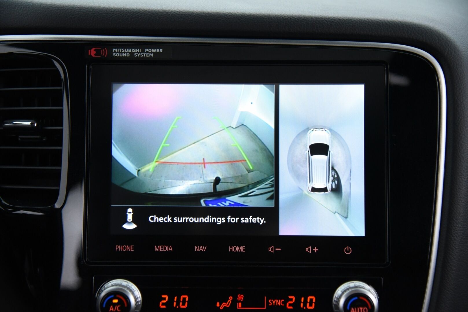 Mitsubishi OUTLANDER PHEV 2021 Instyle Business 4WD 5P ** Adapt.Vakkari / 2-Om Suomi / 360° Kamera / Kattoluukku / Navigointi - Tehtaan vetokoukku / BLIS / Lämmitettävä tuulilasi / Ratin lämmitin / 