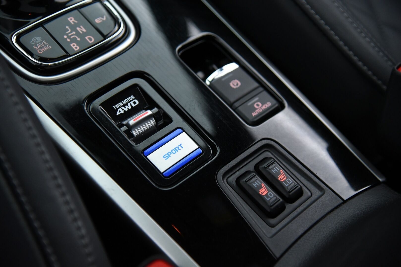 Mitsubishi OUTLANDER PHEV 2021 Instyle Business 4WD 5P ** Adapt.Vakkari / 2-Om Suomi / 360° Kamera / Kattoluukku / Navigointi - Tehtaan vetokoukku / BLIS / Lämmitettävä tuulilasi / Ratin lämmitin / 