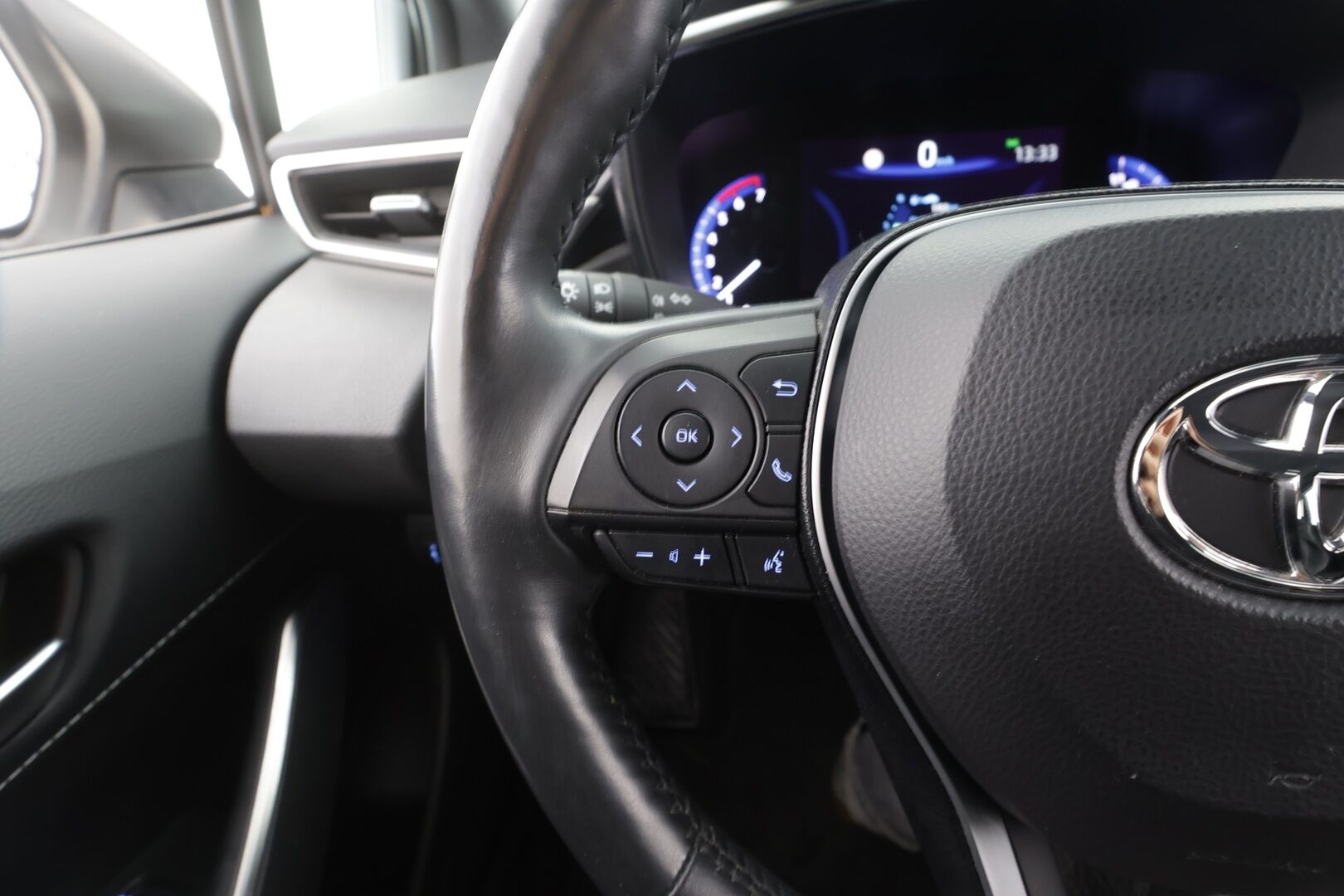 Toyota Corolla 2020 Touring Sports 1,8 Hybrid Active - | ACC | Lohko | P.Kamera | LED | Apple&Android | Suomi-auto | Kahdet Renkaat | Merkkihuollettu |