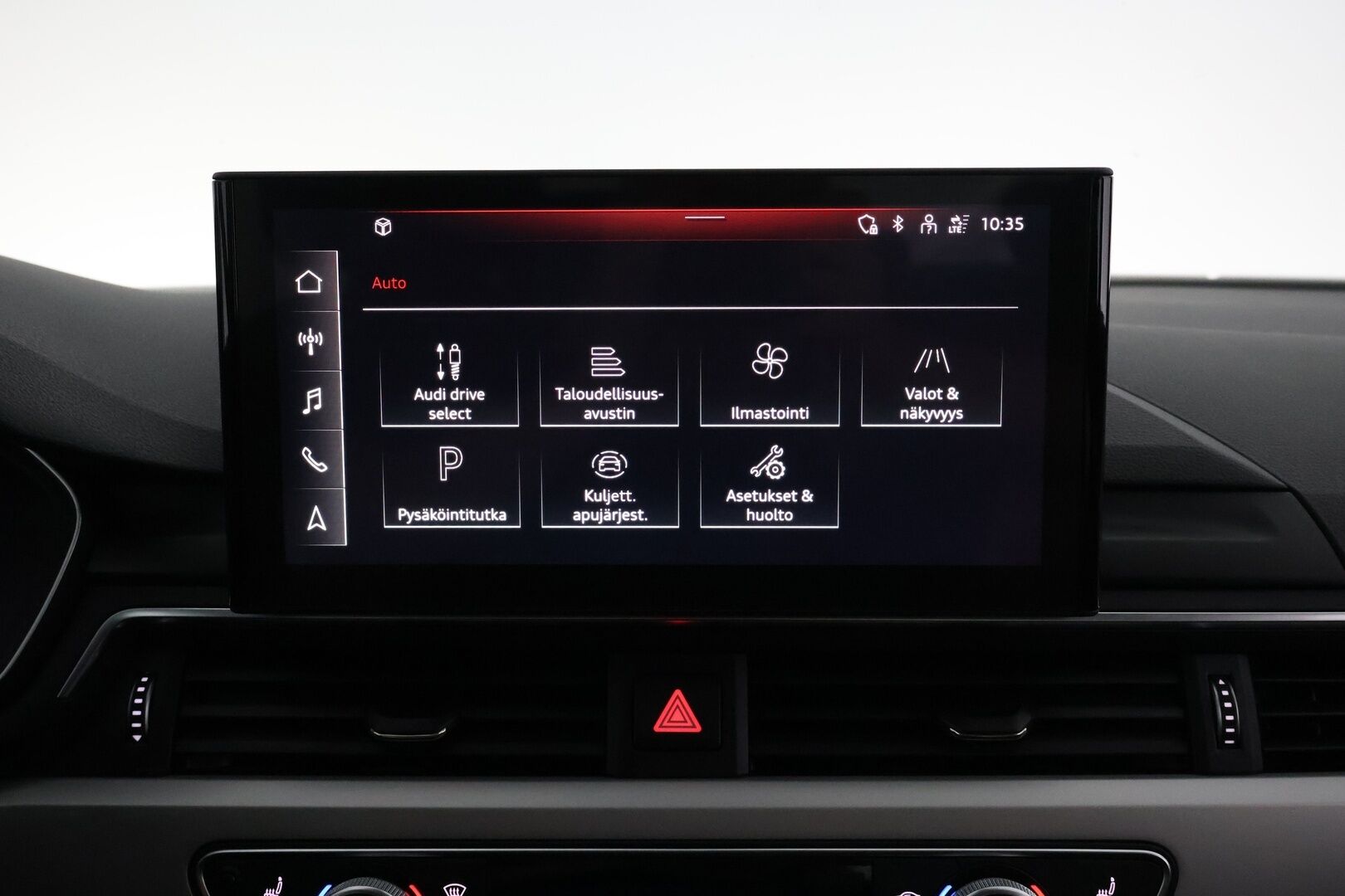 Audi A4 2020 40 TFSI 140 kW MHEV S-Line Business S-tronic - Suomi-Auto | Webasto | Digimittaristo | Matrix-Ajovalot | Vetokoukku | P-kamera | Vakkari