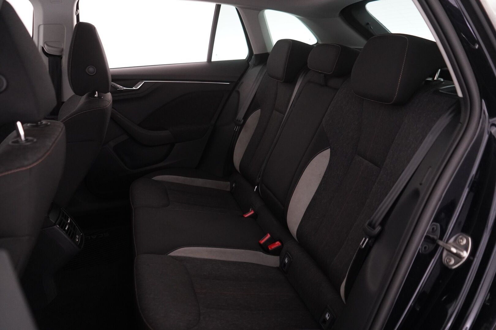 Skoda Scala 2020 1,0 TSI G-TEC Style *ACC / Lohko / Kamera / Tutkat / S.kontti* - Kahdet Skodan alumiinivanteet, sekä hyväkuntoiset renkaat / Viimeisin huolto 08.25 / 1-Omisteinen / Suomi-auto - HULLUT JOULUT KORKOTARJOUS 2,49% 