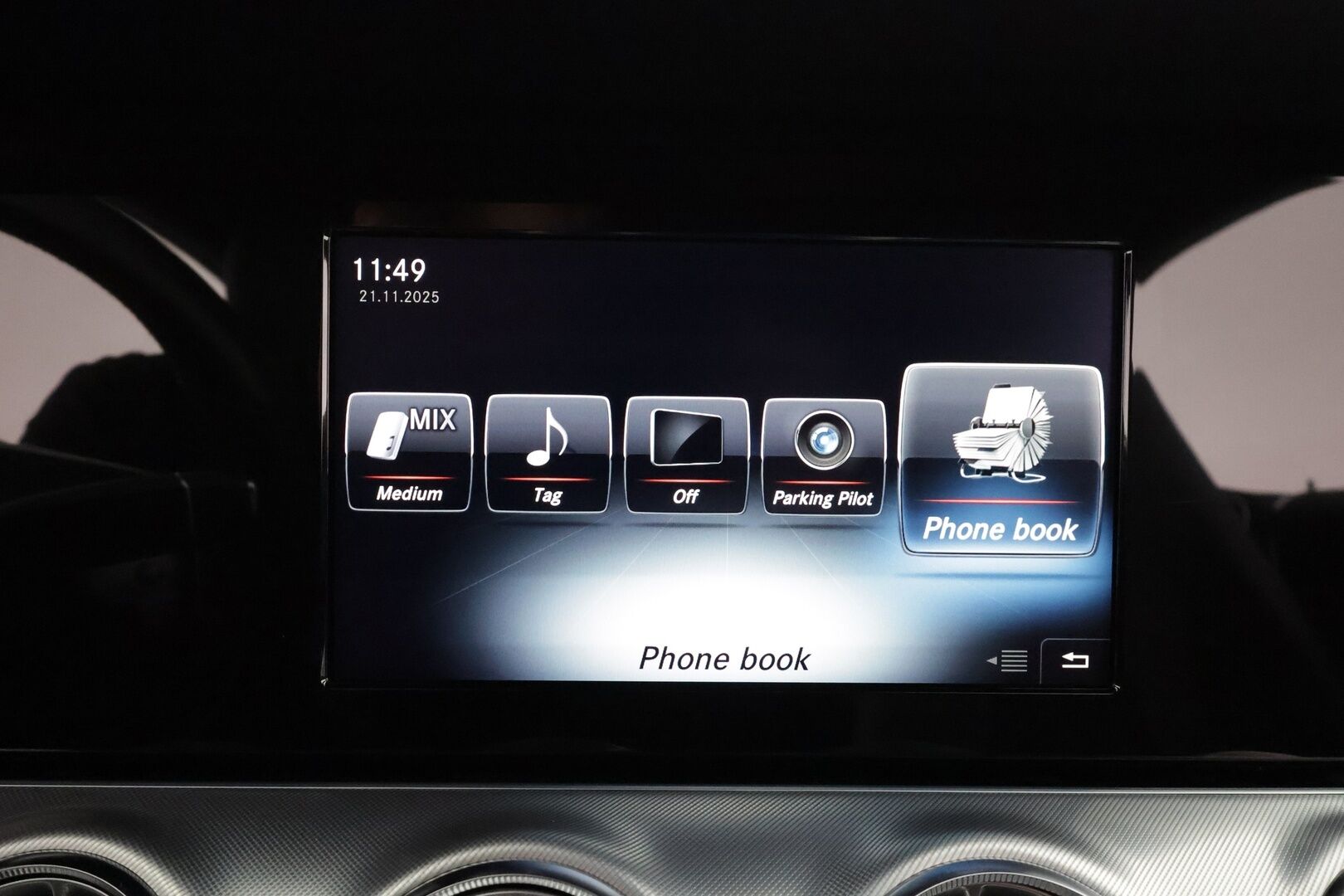 Mercedes-Benz E 2017 200 A Coupé Business AMG * Webasto / Multibeam / P.kamera / Katveavustin / Sportpenkit / Ambient-valot / Keyless * - Kahdet renkaat