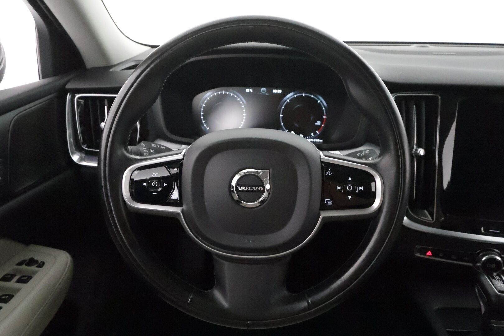 Volvo V60 2020 D3 AWD Business aut **Webasto / Adapt.Vakkari / LED-valot / P.Tutkat / Harman/Kardon / Sporttinahat / Navi** - Suomi-auto / Kahdet Renkaat
