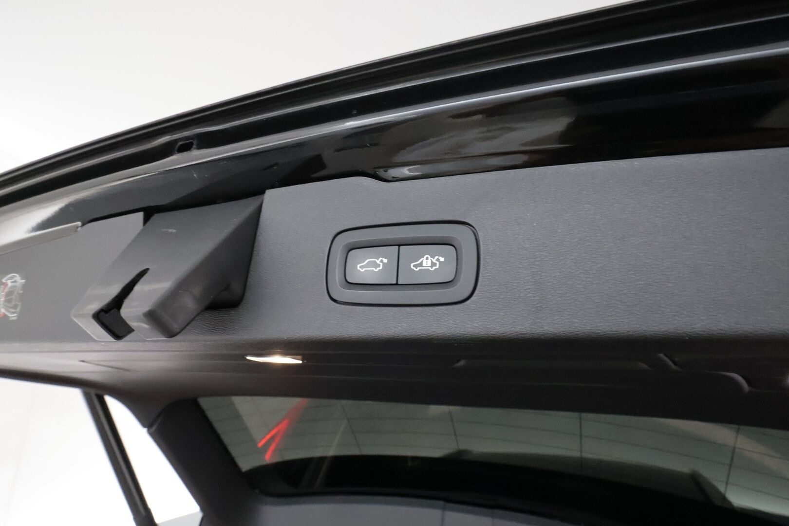Volvo V60 2020 D3 AWD Business aut **Webasto / Adapt.Vakkari / LED-valot / P.Tutkat / Harman/Kardon / Sporttinahat / Navi** - Suomi-auto / Kahdet Renkaat