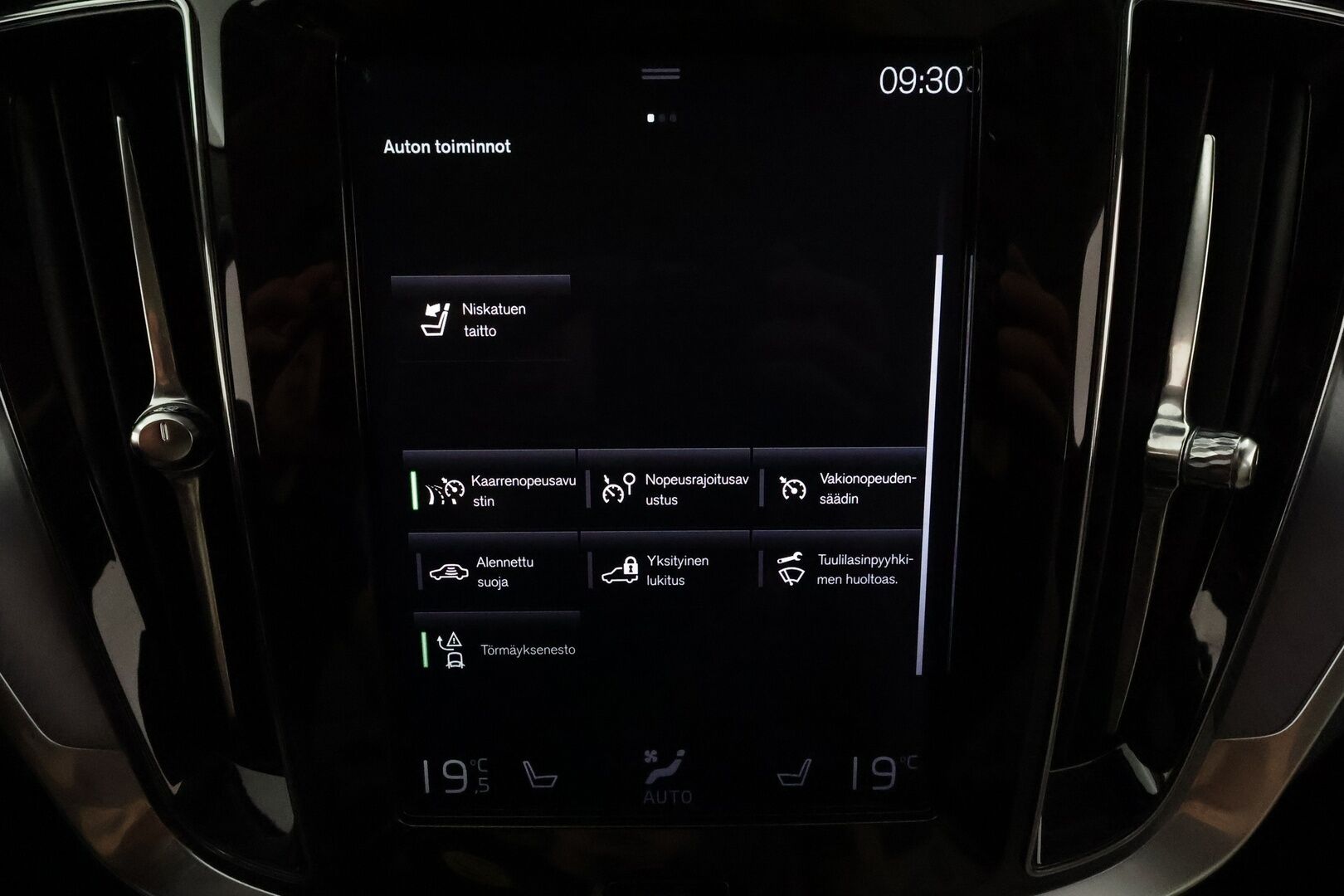 Volvo V60 2020 D3 AWD Business aut **Webasto / Adapt.Vakkari / LED-valot / P.Tutkat / Harman/Kardon / Sporttinahat / Navi** - Suomi-auto / Kahdet Renkaat