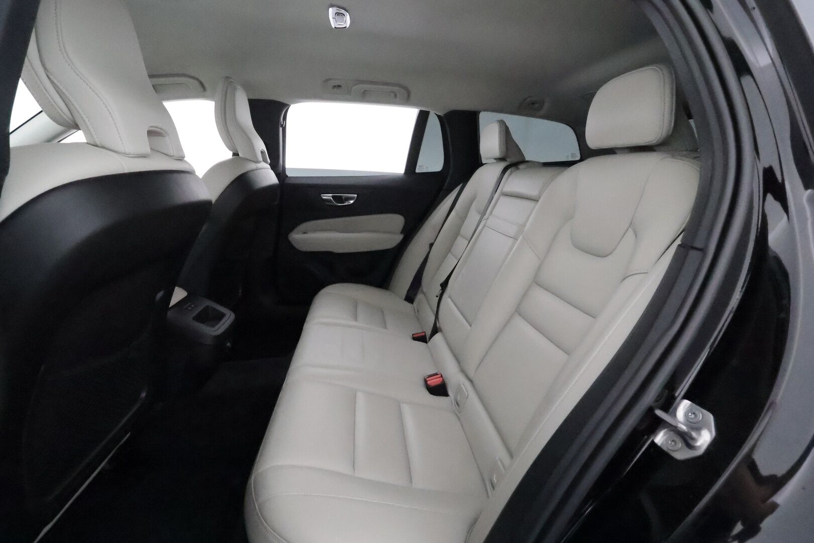 Volvo V60 2020 D3 AWD Business aut **Webasto / Adapt.Vakkari / LED-valot / P.Tutkat / Harman/Kardon / Sporttinahat / Navi** - Suomi-auto / Kahdet Renkaat