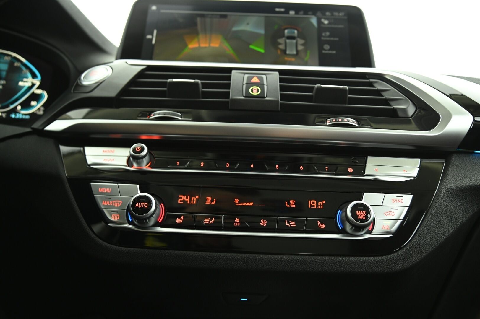 BMW X3 2020 G01 xDrive 30e A Business xLine *ACC / Adapt. LED /360-kamera / Hifi / Eleohjaus / M-Sport ratti / Nahat / Proff. nav / Carplay* - 3,99 % KORKOTARJOUS TÄHÄN AUTOON - Akkutestattu! SOH Arvo 90% /1- omisteinen Suomi-auto täydellisellä merkkihuolto historialla!