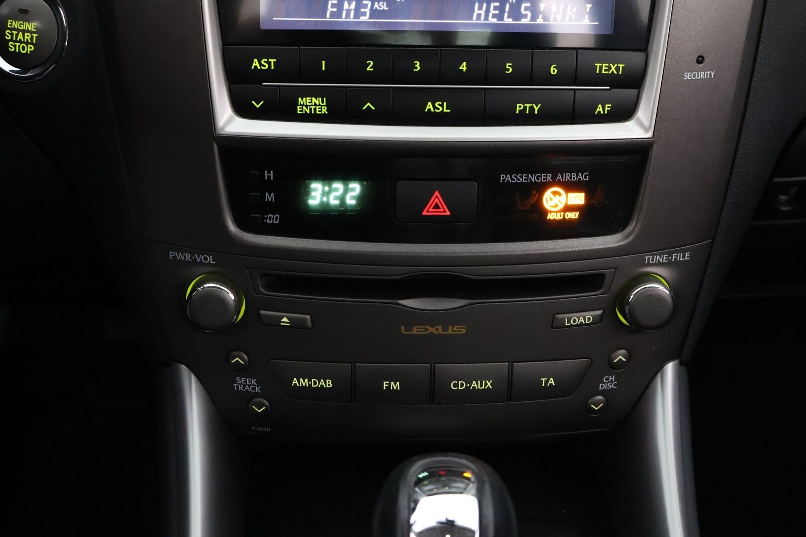 Lexus IS 2012 250 Executive aut - Nahkasisusta / KeylessGo / Vakkari / Xenon / Sähköpenkit / Lohkolämmitin / 2x Renkaat aluvantein / Vähän ajettu!