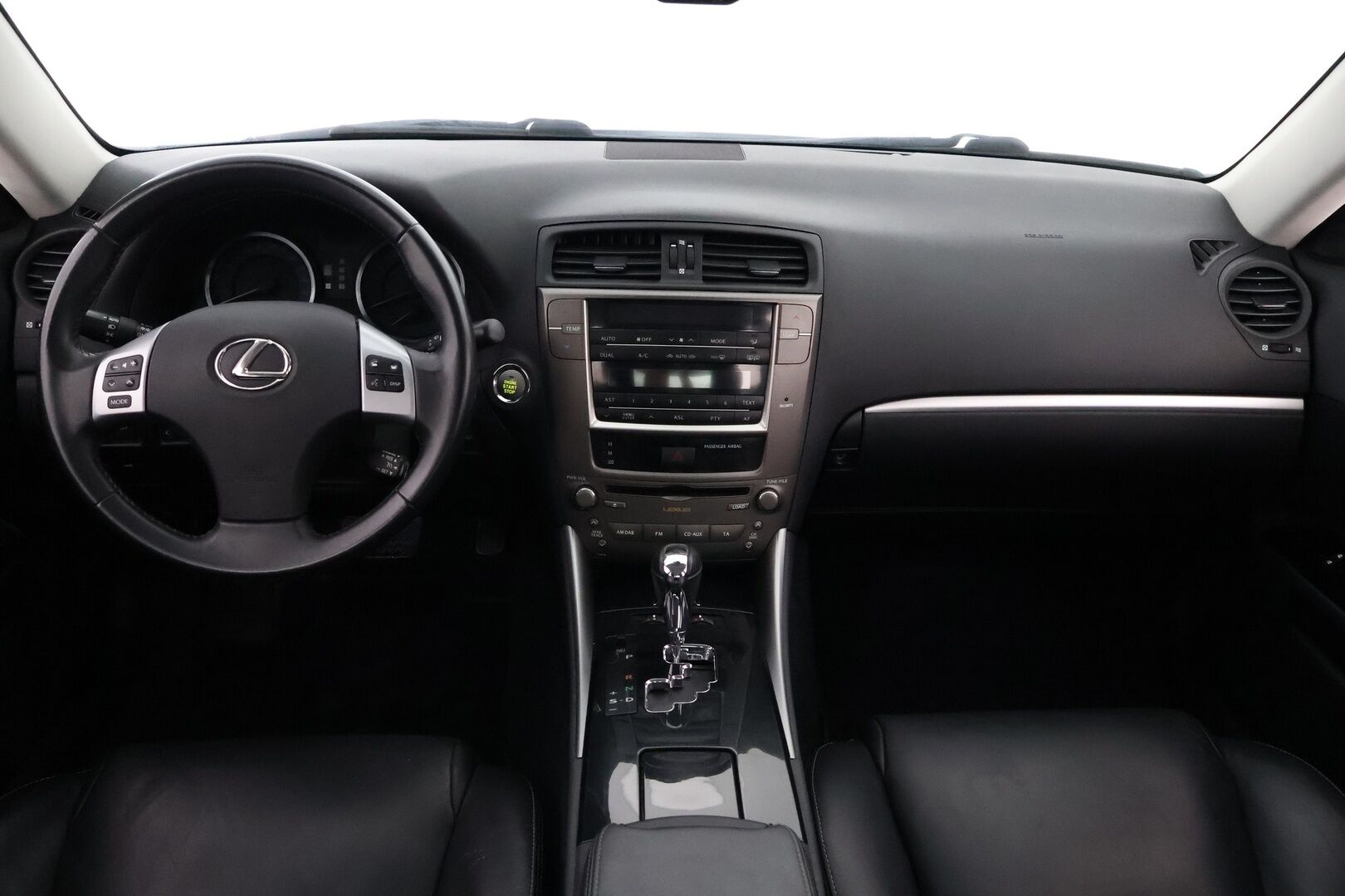 Lexus IS 2012 250 Executive aut - Nahkasisusta / KeylessGo / Vakkari / Xenon / Sähköpenkit / Lohkolämmitin / 2x Renkaat aluvantein / Vähän ajettu!