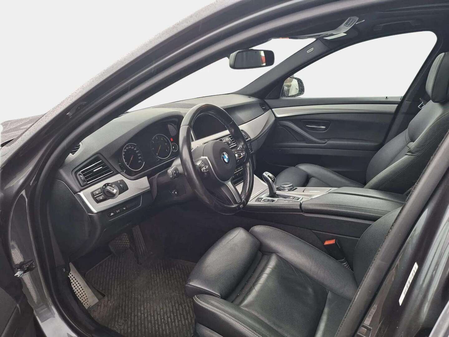 BMW 530 2016 F11 Touring 530d A xDrive Business M Sport - | Digimittaristo | HUD | Panoraama | Comfort Penkit Muistilla | Soft Close | DA | Proffa Navi | Comfort Access | Adap. LED | 