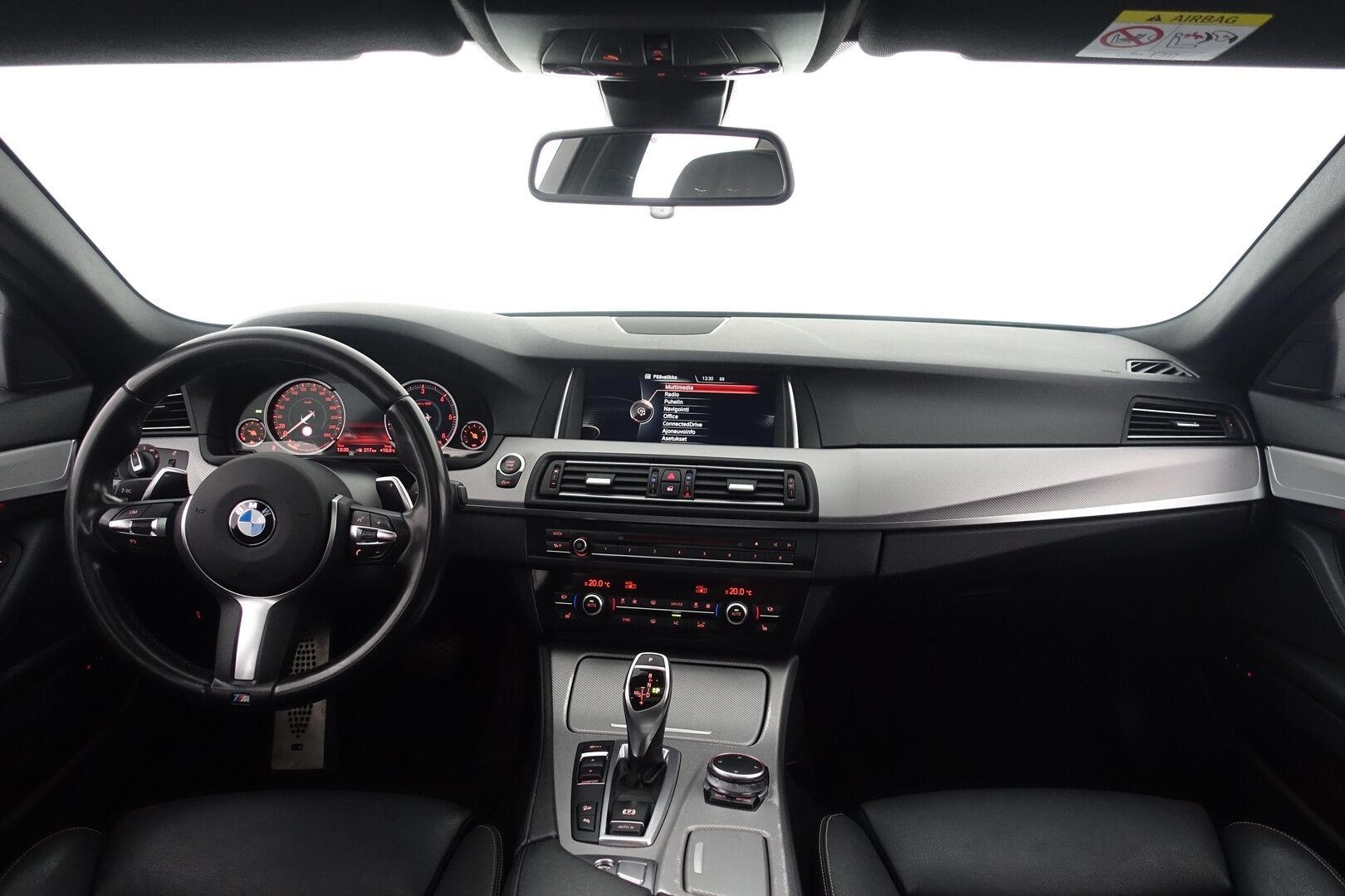 BMW 530 2016 F11 Touring 530d A xDrive Business M Sport - | SUPERVARUSTEET | HUD | Imuovet | Digimittaristo | Panoraama | Comfort Penkit Muistilla  | DA | HiFi | Proffa Navi | Comfort Access | Adapt. LED | Nahkasisusta |