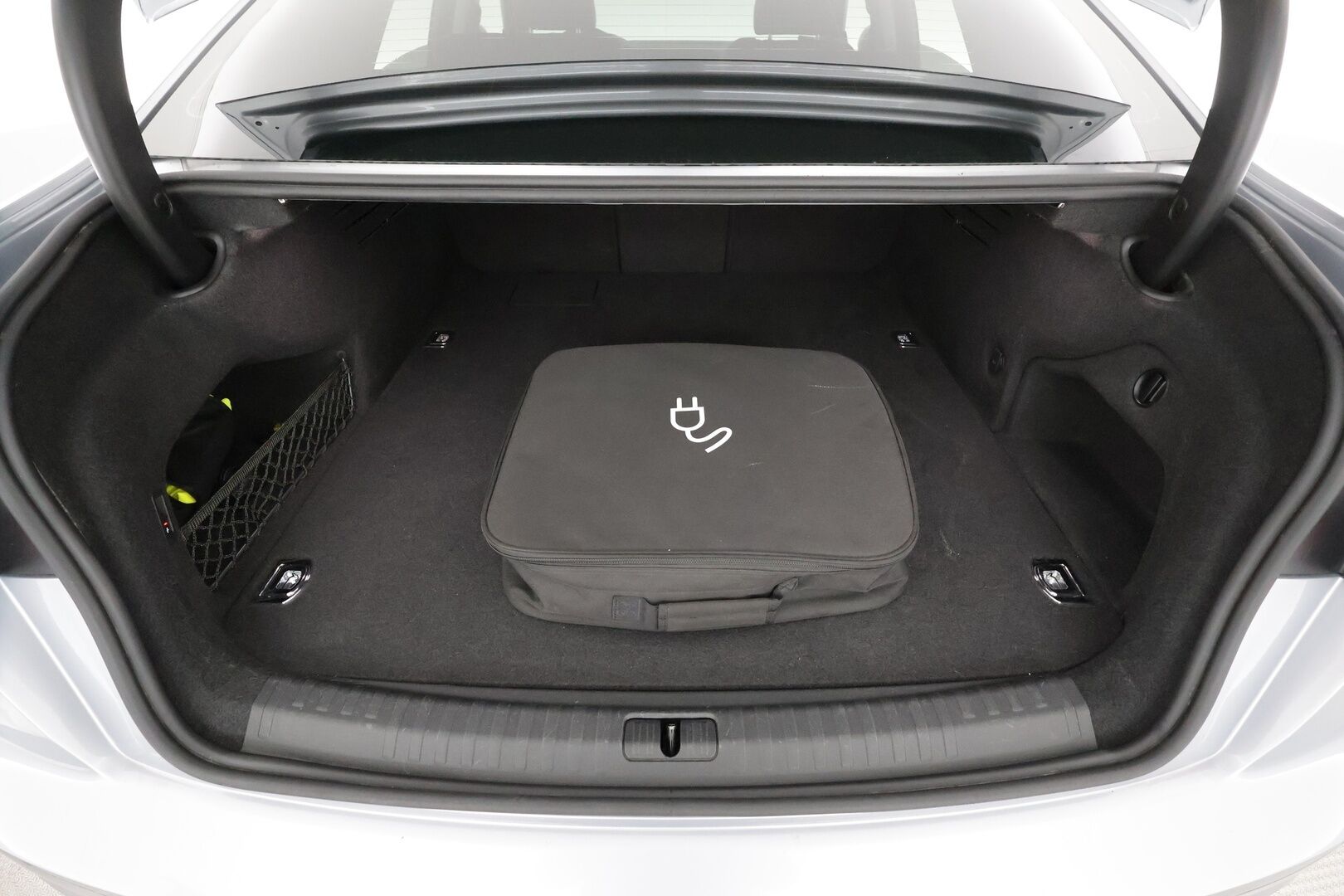 Audi A6 2020 Sedan Business Sport 50 TFSI e quattro S tronic * ACC / B&O / Night Vision / HUD / 360° / Muistipenkki / Navi * - HUOKEAAN HINTAAN! / Suomi-auto / SoH 90.4% / Kahdet OEM vanteet / Huippuvarusteet! / Myydään juuri huollettuna