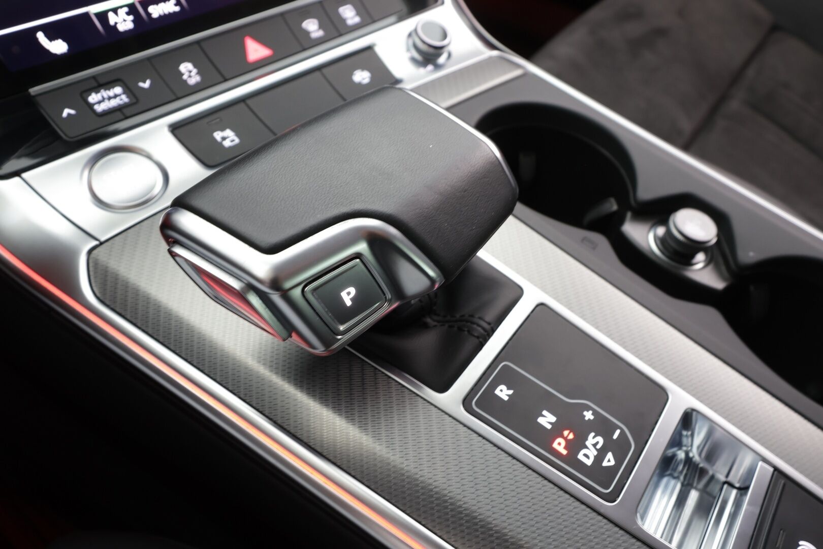 Audi A6 2020 Sedan Business Sport 50 TFSI e quattro S tronic * ACC / B&O / Night Vision / HUD / 360° / Muistipenkki / Navi * - KATSO POIKKEUKSELLINEN HINTA! / Suomi-auto / SoH 90.4% / Kahdet OEM vanteet / Huippuvarusteet! / Myydään juuri huollettuna