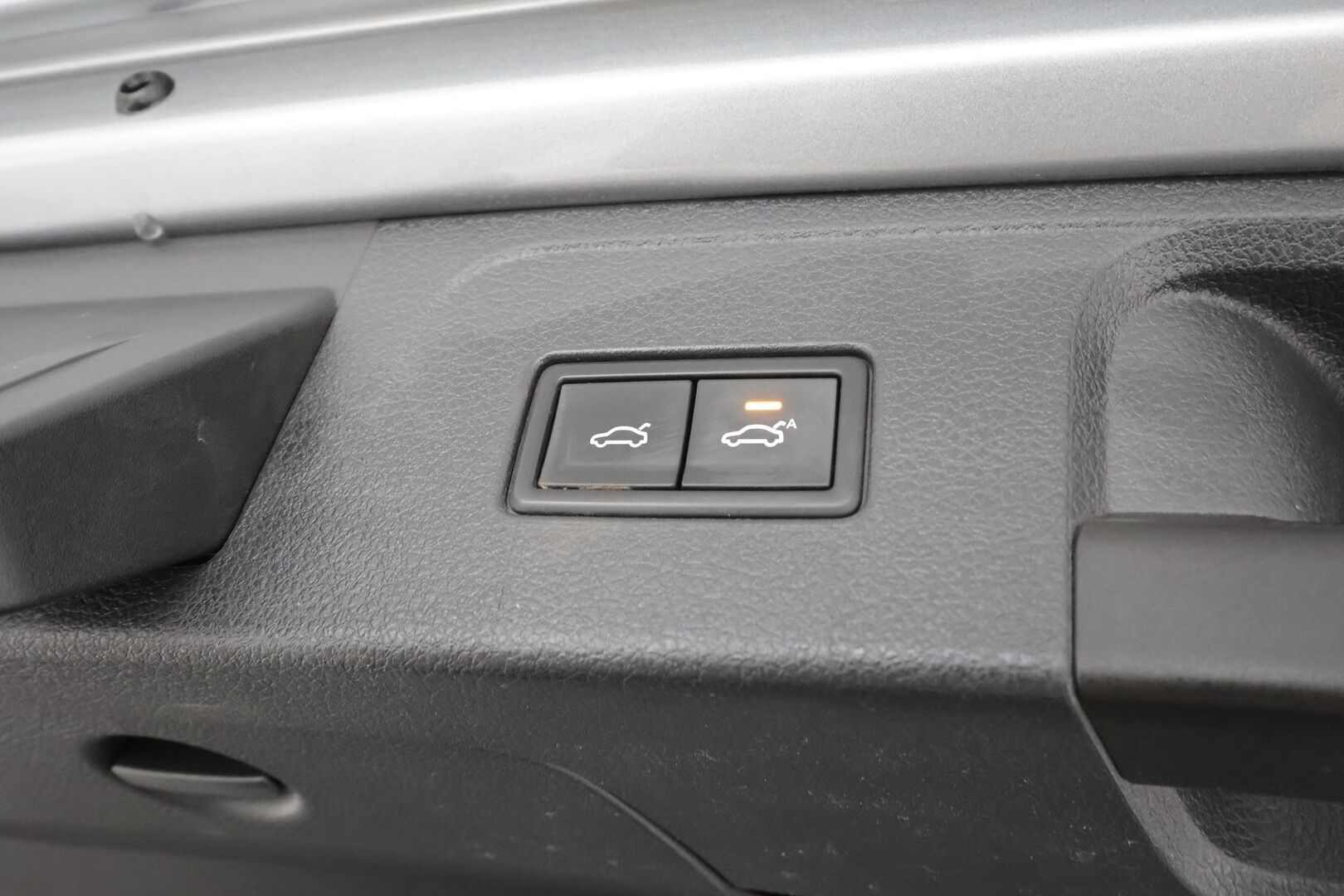 Volkswagen Passat 2020 Variant GTE Plug-In Hybrid 160 kW DSG * Webasto / Koukku / ACC / Matrix / P.Kamera / Kaistavahti / Navi / Keyless * - Suomi-auto / Kahdet renkaat aluvanteilla / 2x Latauskaapelit - HULLUT AVAJAISHULINAT KORKOTARJOUS 3,29 %