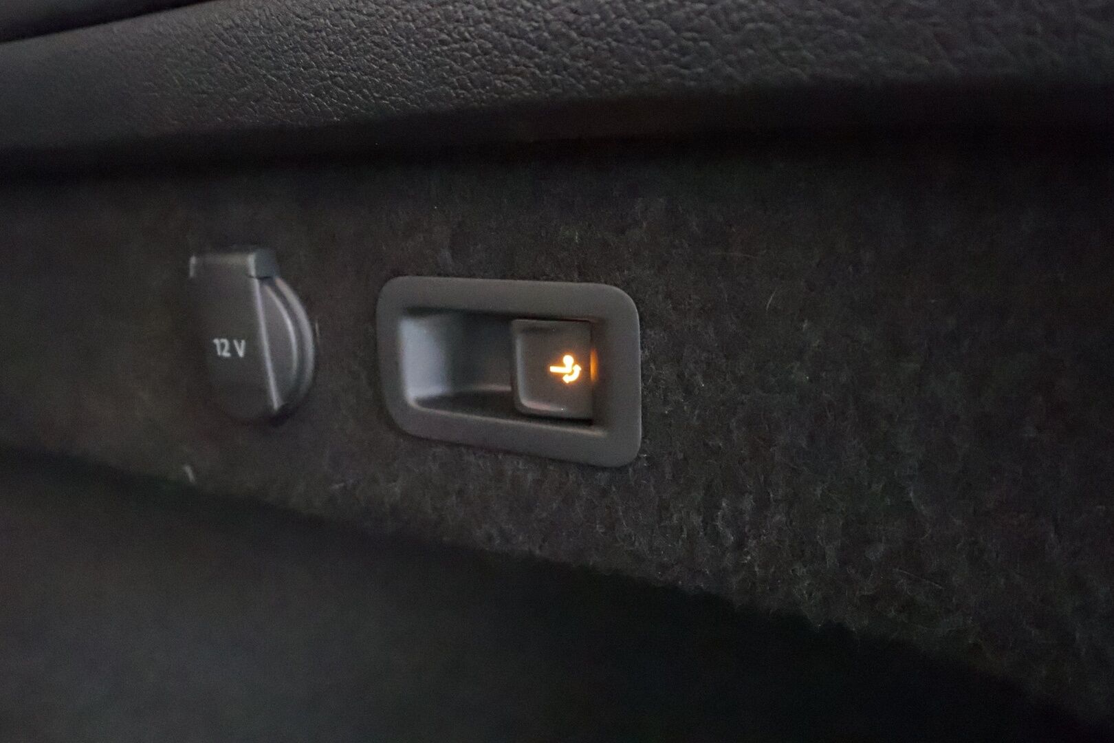 Volkswagen Passat 2020 Variant GTE Plug-In Hybrid 160 kW DSG * Webasto / Koukku / ACC / Matrix / P.Kamera / Kaistavahti / Navi / Keyless * - Suomi-auto / Kahdet renkaat aluvanteilla / 2x Latauskaapelit - HULLUT AVAJAISHULINAT KORKOTARJOUS 3,29 %