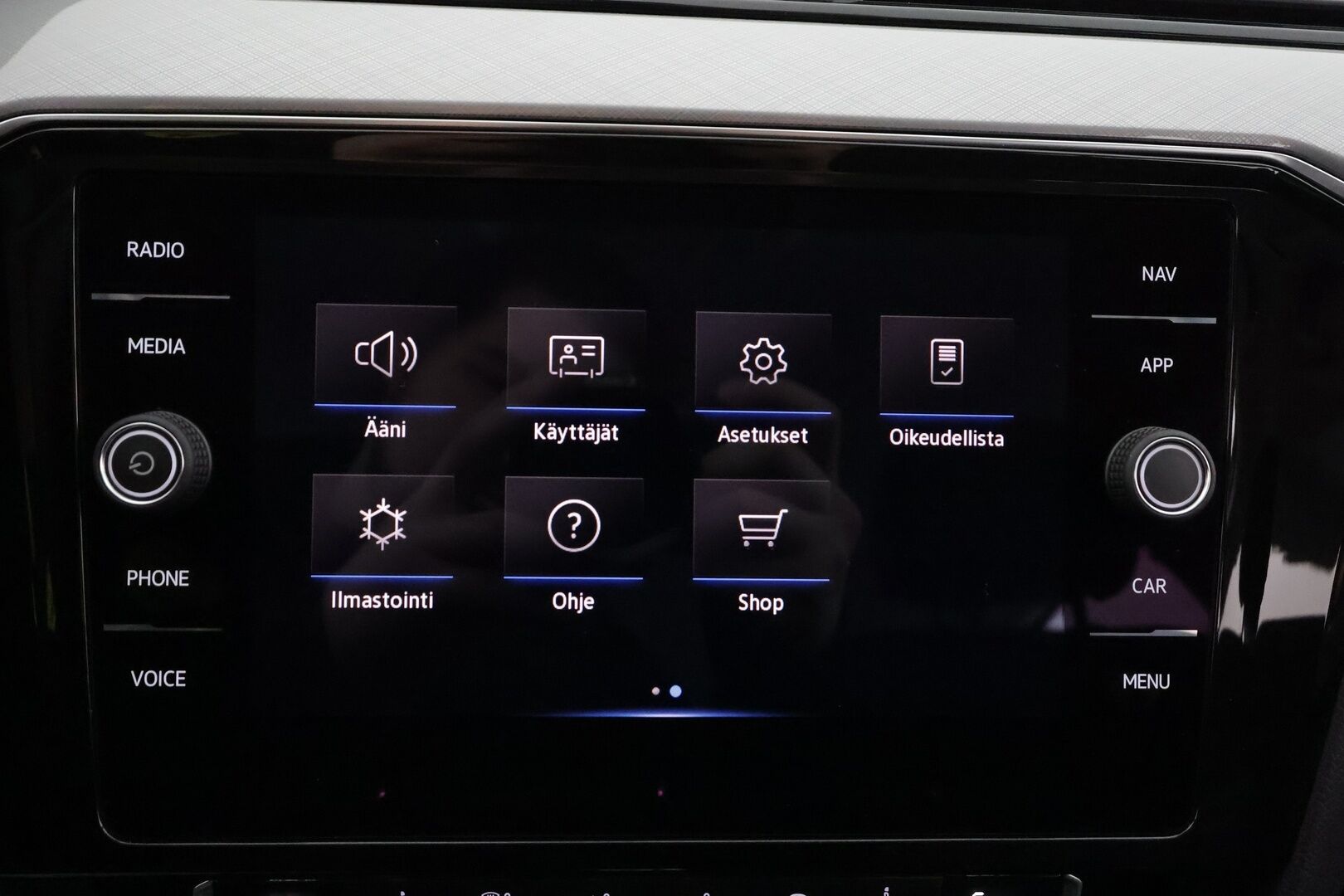 Volkswagen Passat 2020 Variant GTE Plug-In Hybrid 160 kW DSG * Webasto / Koukku / ACC / Matrix / P.Kamera / Kaistavahti / Navi / Keyless * - Suomi-auto / Kahdet renkaat aluvanteilla / 2x Latauskaapelit - HULLUT AVAJAISHULINAT KORKOTARJOUS 3,29 %