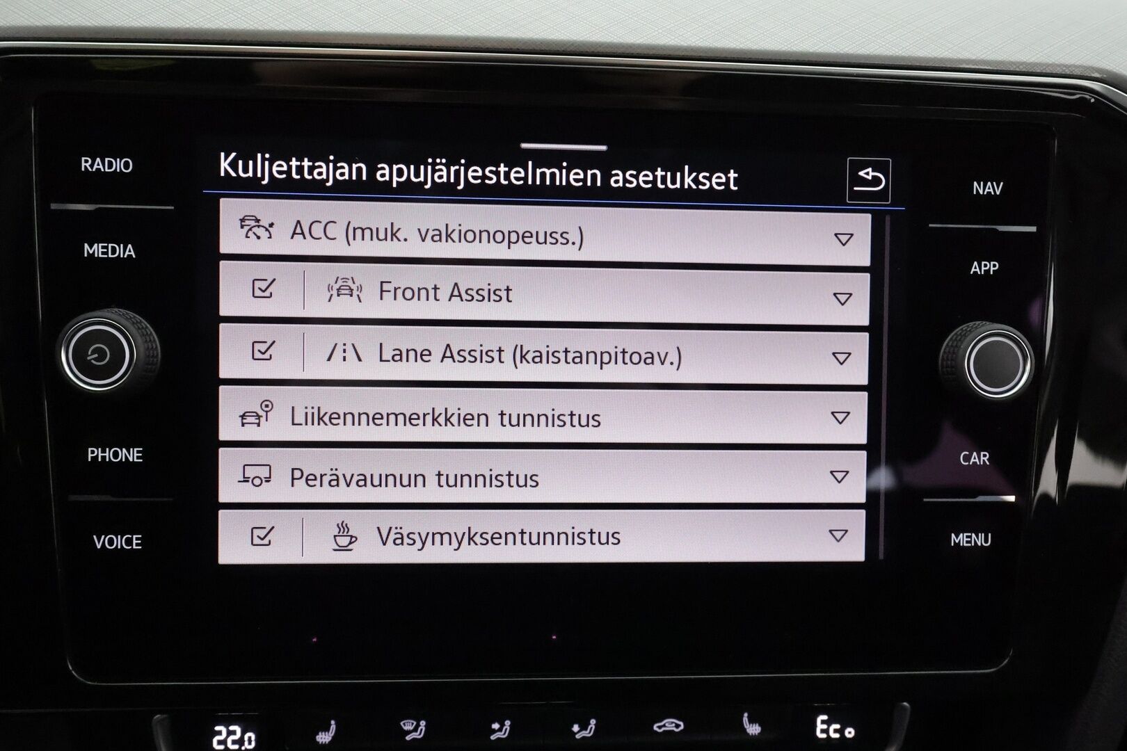 Volkswagen Passat 2020 Variant GTE Plug-In Hybrid 160 kW DSG * Webasto / Koukku / ACC / Matrix / P.Kamera / Kaistavahti / Navi / Keyless * - Suomi-auto / Kahdet renkaat aluvanteilla / 2x Latauskaapelit - HULLUT AVAJAISHULINAT KORKOTARJOUS 3,29 %