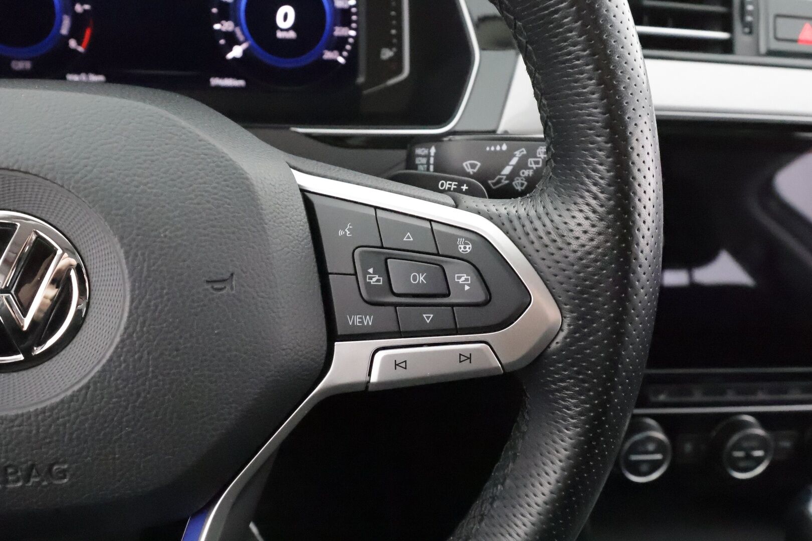 Volkswagen Passat 2020 Variant GTE Plug-In Hybrid 160 kW DSG * Webasto / Koukku / ACC / Matrix / P.Kamera / Kaistavahti / Navi / Keyless * - Suomi-auto / Kahdet renkaat aluvanteilla / 2x Latauskaapelit - HULLUT AVAJAISHULINAT KORKOTARJOUS 3,29 %