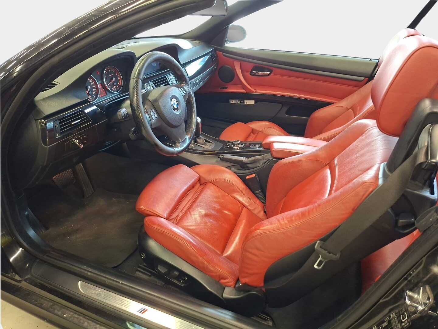 BMW 325 2008 E93 Cabrio - |Punaiset nahat | Vakkari | Prof. navi | Tutkat | Xenon | JR vanteet | 07 / 27 leimaa|