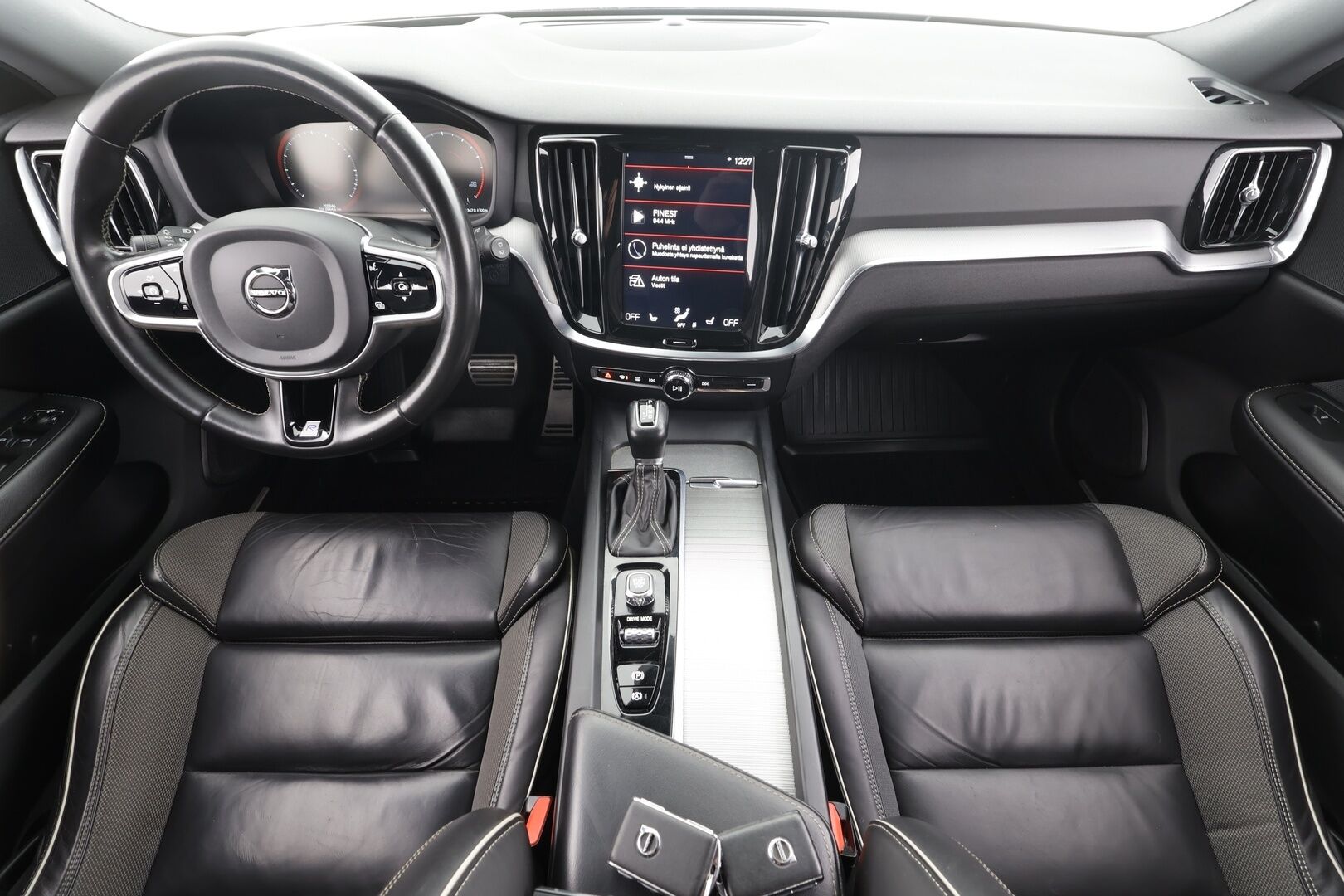 Volvo V60 2020 T5 AWD Business R-Design aut * Webasto / Koukku / ACC / Full-LED / 360 / Sportpenkki Muistilla / Keyless * - HUD / Suomi-auto / Kahdet renkaat aluvanteilla / Merkkihuollot