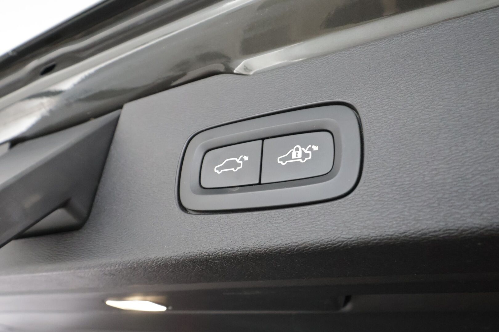 Volvo V60 2020 T5 AWD Business R-Design aut * Webasto / Koukku / ACC / Full-LED / 360 / Sportpenkki Muistilla / Keyless * - HUD / Suomi-auto / Kahdet renkaat aluvanteilla / Merkkihuollot