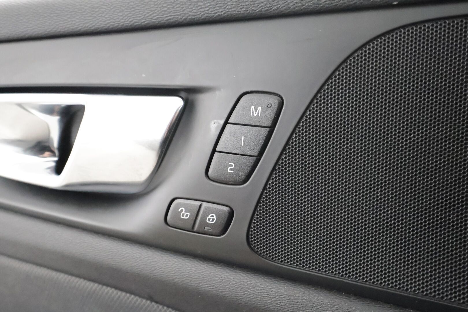 Volvo V60 2020 T5 AWD Business R-Design aut * Webasto / Koukku / ACC / Full-LED / 360 / Sportpenkki Muistilla / Keyless * - HUD / Suomi-auto / Kahdet renkaat aluvanteilla / Merkkihuollot