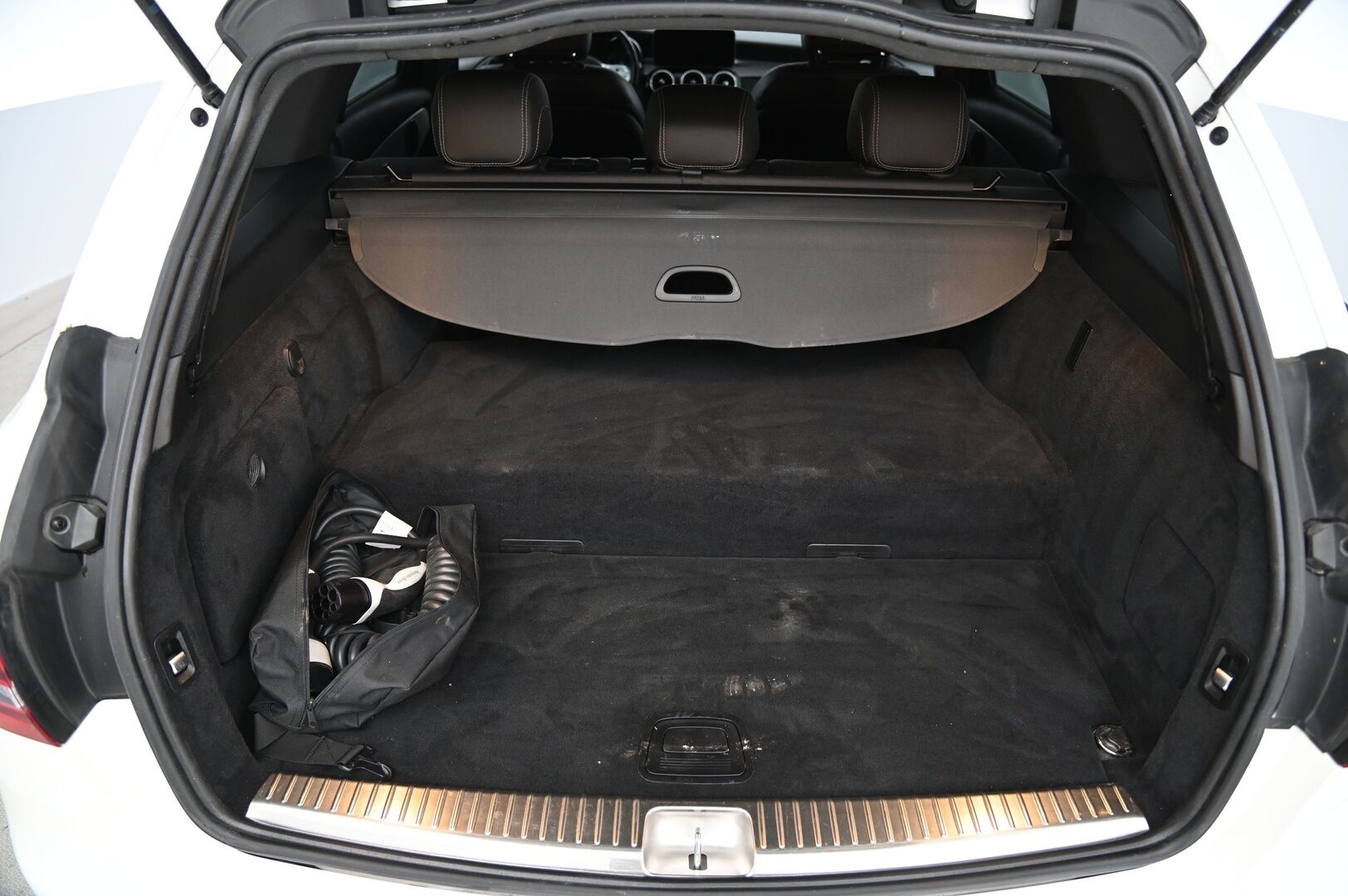 Mercedes-Benz C 2020 300 de T A Business AMG Edition EQ Power *DTR+ / Suomi-Auto / Navi / P-Kamera / Multibeam-LED* - *Juuri saapunut ja B-Huolto tehty! / AMG-Sisä- ja ulkonäköpaketti / ACC / Urheiluistuimet / Lisälämmitys / Tutkat / Musta sisäkattoverhoilu/ Siisti!* - HULLU BLACKWEEK KORKOTARJOUS 2,49%