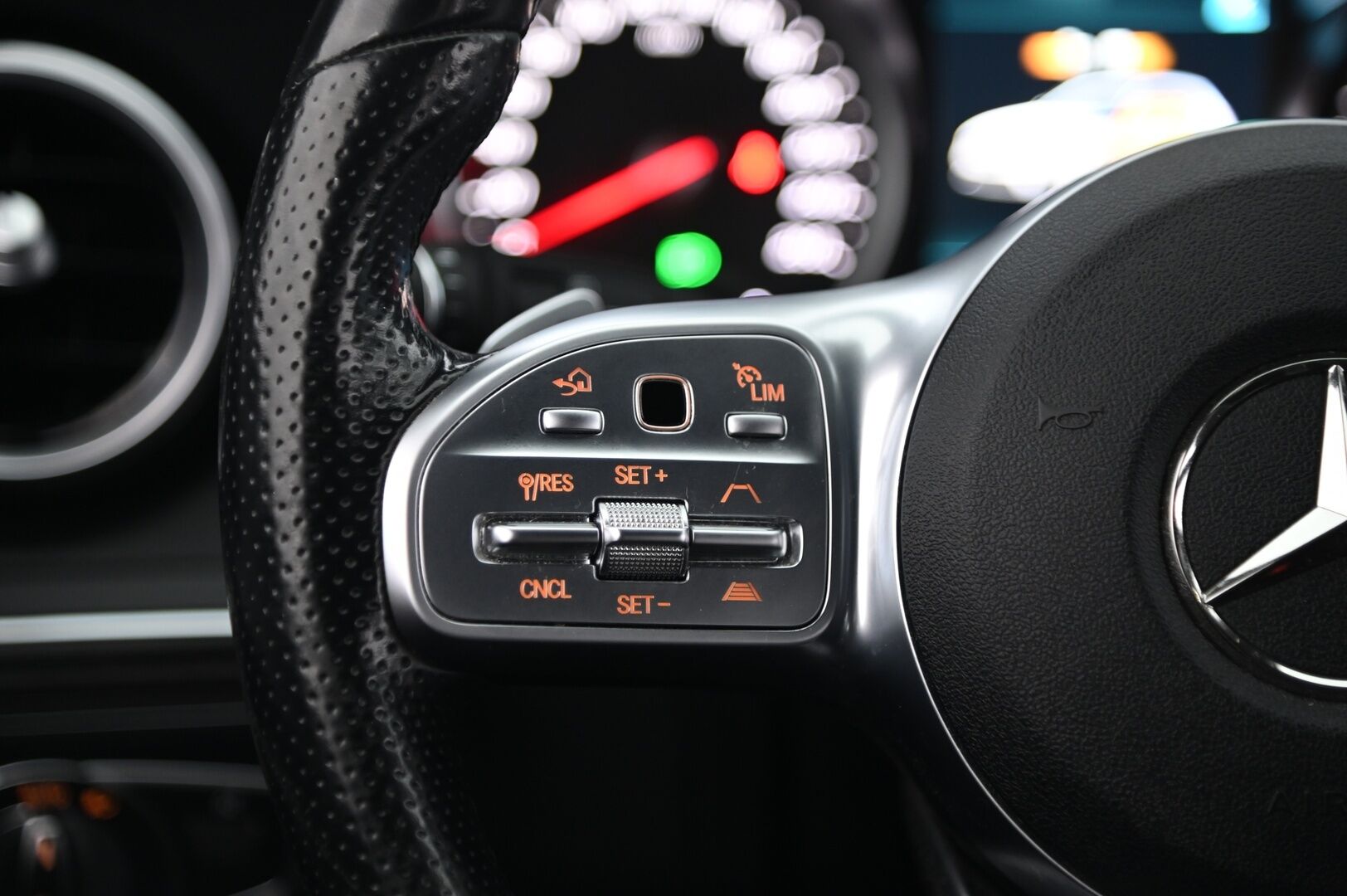 Mercedes-Benz C 2020 300 de T A Business AMG Edition EQ Power *DTR+ / Suomi-Auto / Navi / P-Kamera / Multibeam-LED* - *Juuri saapunut ja B-Huolto tehty! / AMG-Sisä- ja ulkonäköpaketti / ACC / Urheiluistuimet / Lisälämmitys / Tutkat / Musta sisäkattoverhoilu/ Siisti!* - HULLU BLACKWEEK KORKOTARJOUS 2,49%