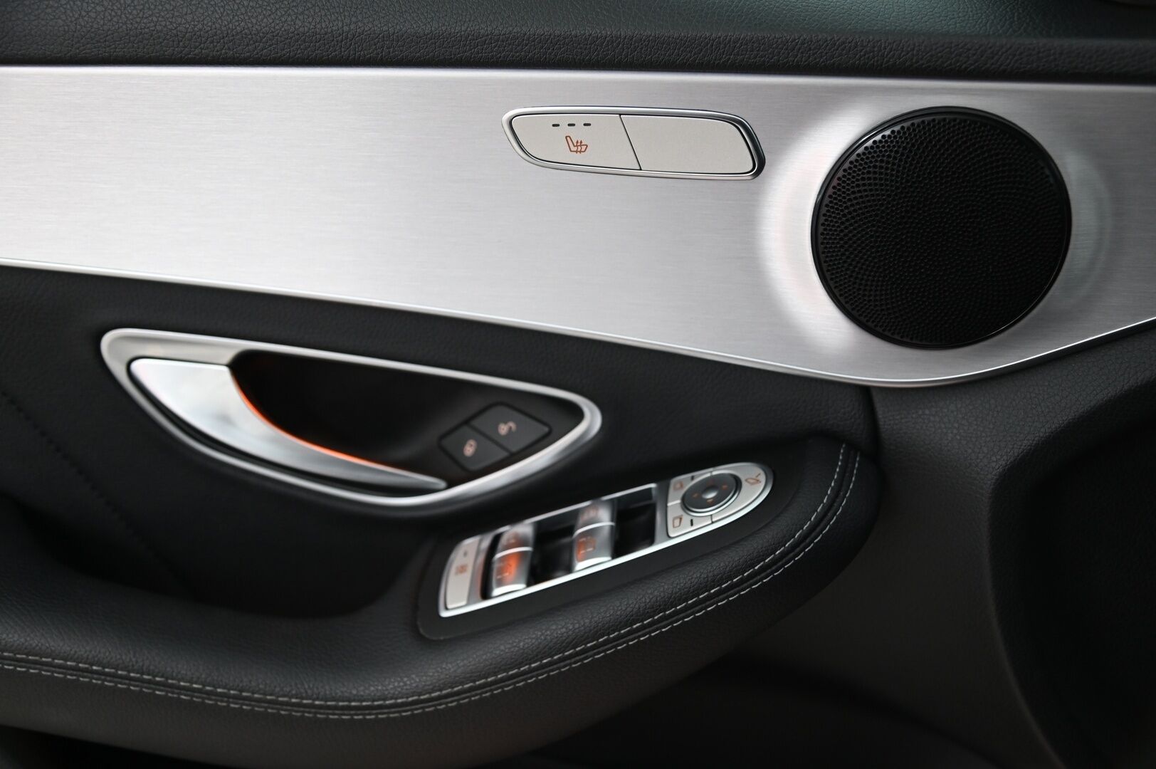 Mercedes-Benz C 2020 300 de T A Business AMG Edition EQ Power *DTR+ / Suomi-Auto / Navi / P-Kamera / Multibeam-LED* - *Juuri saapunut ja B-Huolto tehty! / AMG-Sisä- ja ulkonäköpaketti / ACC / Urheiluistuimet / Lisälämmitys / Tutkat / Musta sisäkattoverhoilu/ Siisti!* - HULLU BLACKWEEK KORKOTARJOUS 2,49%