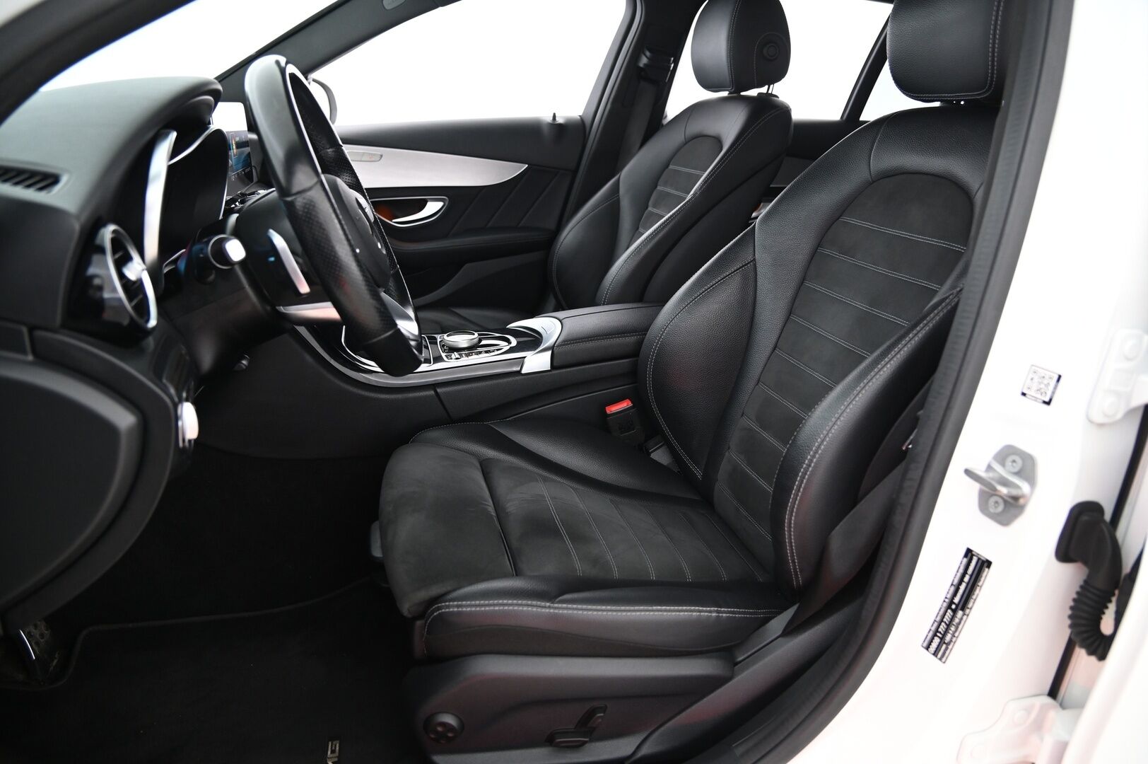 Mercedes-Benz C 2020 300 de T A Business AMG Edition EQ Power *DTR+ / Suomi-Auto / Navi / P-Kamera / Multibeam-LED* - *Juuri saapunut ja B-Huolto tehty! / AMG-Sisä- ja ulkonäköpaketti / ACC / Urheiluistuimet / Lisälämmitys / Tutkat / Musta sisäkattoverhoilu/ Siisti!* - HULLU BLACKWEEK KORKOTARJOUS 2,49%