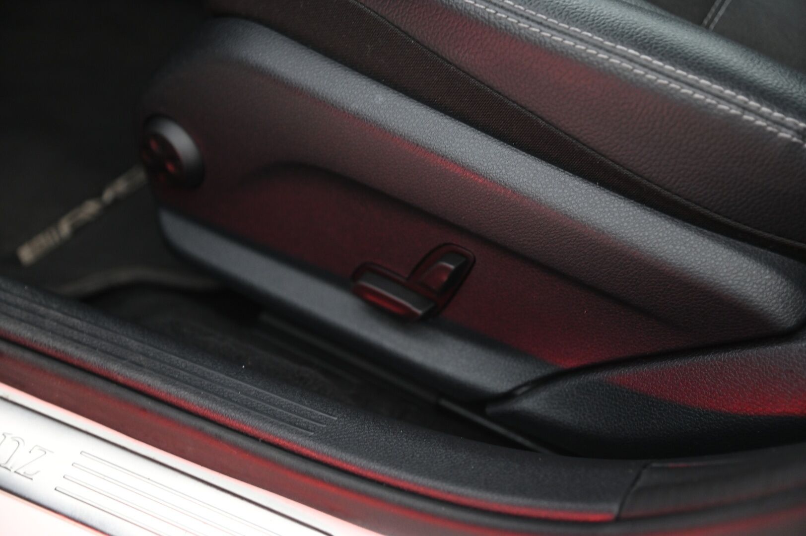 Mercedes-Benz C 2020 300 de T A Business AMG Edition EQ Power *DTR+ / Suomi-Auto / Navi / P-Kamera / Multibeam-LED* - *Juuri saapunut ja B-Huolto tehty! / AMG-Sisä- ja ulkonäköpaketti / ACC / Urheiluistuimet / Lisälämmitys / Tutkat / Musta sisäkattoverhoilu/ Siisti!* - HULLU BLACKWEEK KORKOTARJOUS 2,49%