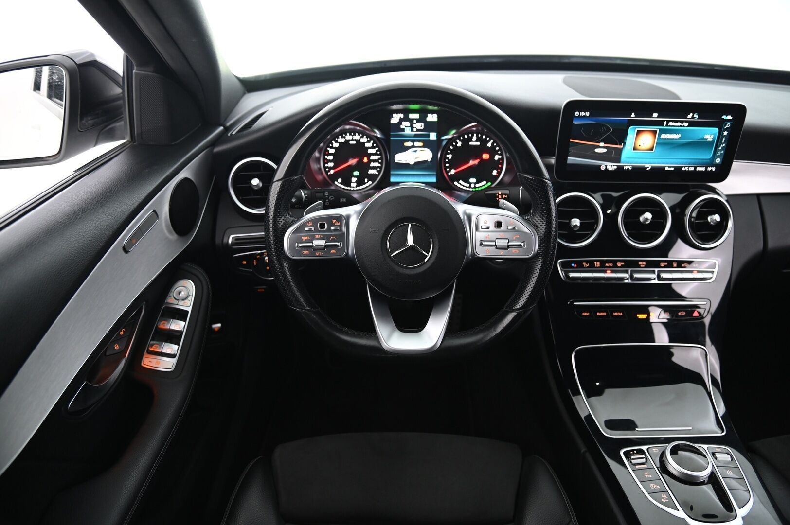 Mercedes-Benz C 2020 300 de T A Business AMG Edition EQ Power *DTR+ / Suomi-Auto / Navi / P-Kamera / Multibeam-LED* - *Juuri saapunut ja B-Huolto tehty! / AMG-Sisä- ja ulkonäköpaketti / ACC / Urheiluistuimet / Lisälämmitys / Tutkat / Musta sisäkattoverhoilu/ Siisti!* - HULLU BLACKWEEK KORKOTARJOUS 2,49%