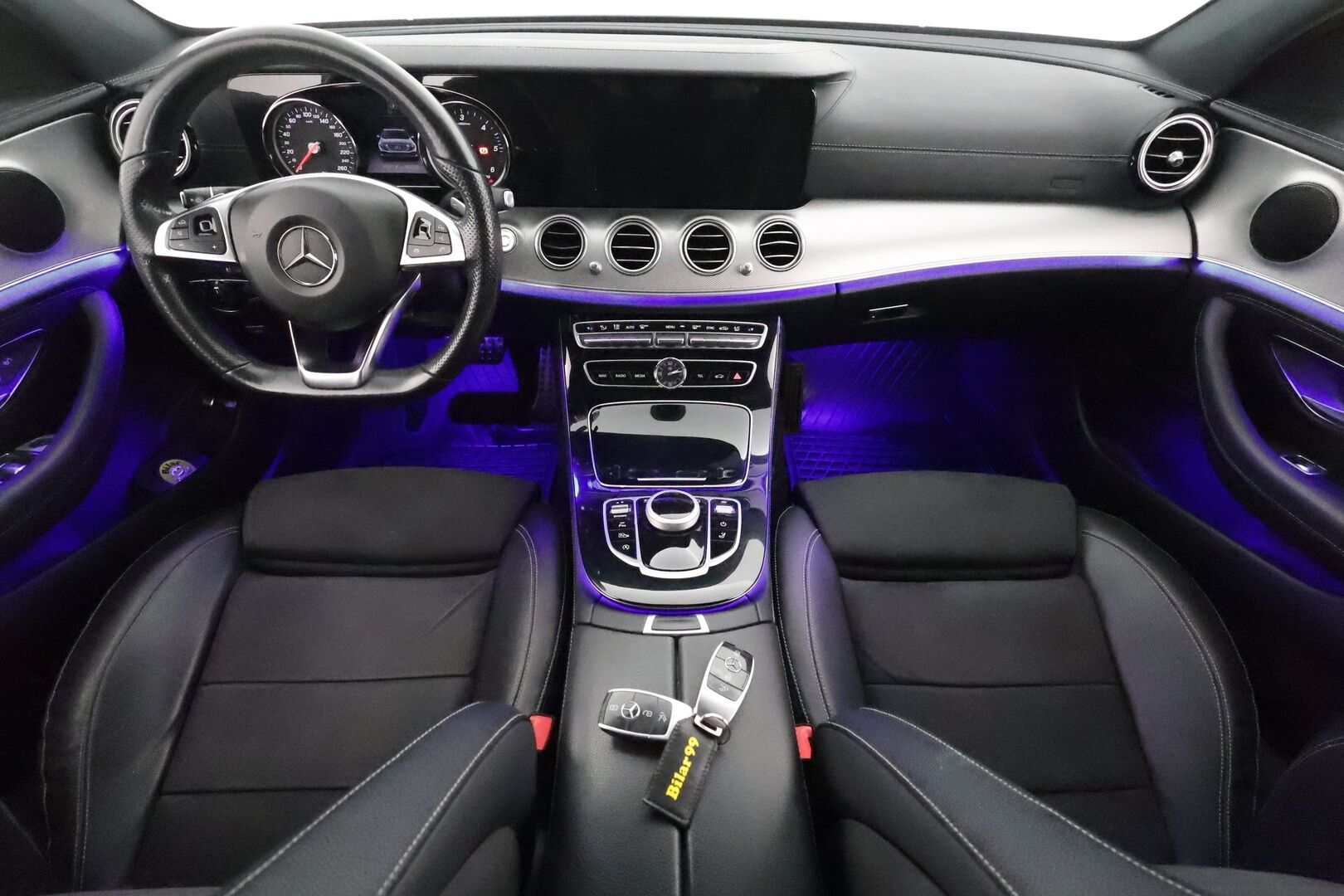 Mercedes-Benz E 2017 220d T A Premium Business AMG - Peruutuskamera / Vetokoukku / Nahka-Alcantara Sporttipenkit / Lohko & Sisäpistoke / Night / Comand Navi / Led High Performance!
