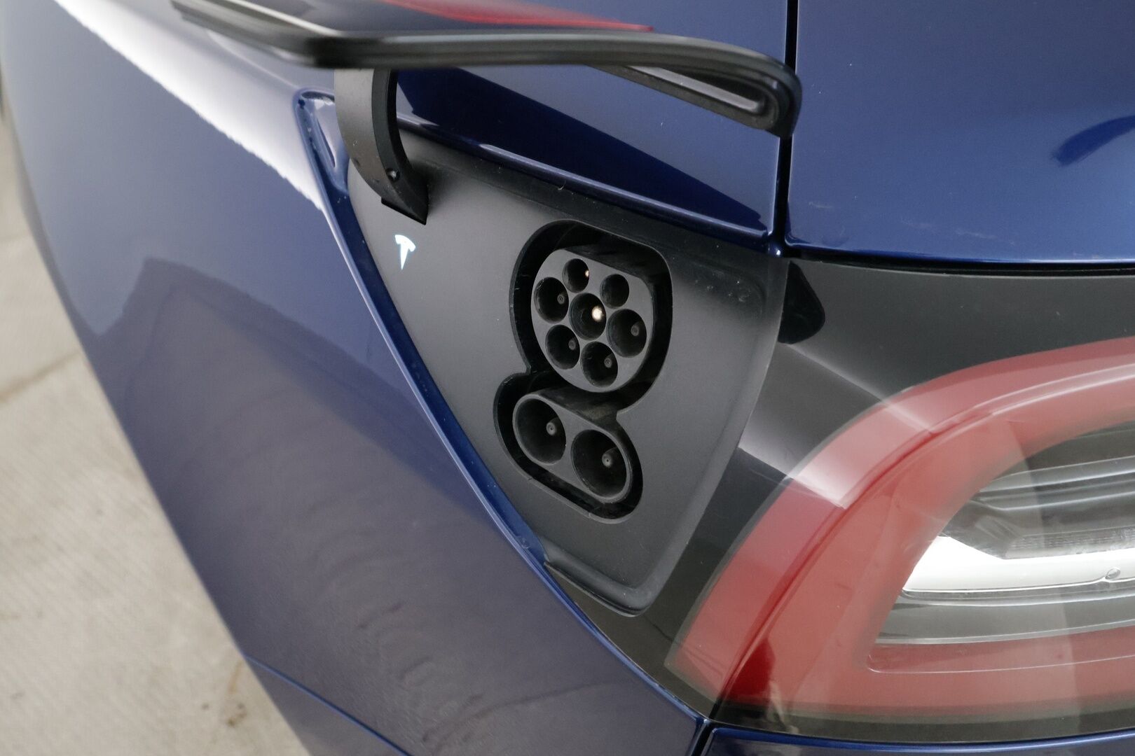 Tesla Model 3 2020 Standard Range Plus - | ACC | Lasikatto | Sähkönahat | Muistipenkki | LED | P.kamera ja tutkat | Autosteer | RCTA | Premium kaiuttimet | 2x renkaat aluin | 