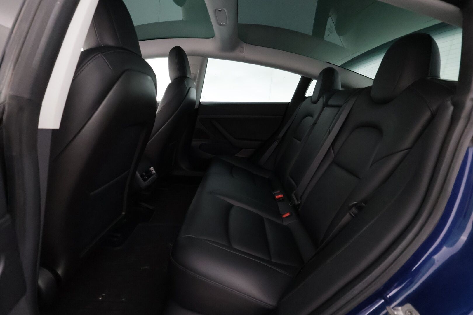 Tesla Model 3 2020 Standard Range Plus - | ACC | Lasikatto | Sähkönahat | Muistipenkki | LED | P.kamera ja tutkat | Autosteer | RCTA | Premium kaiuttimet | 2x renkaat aluin | 