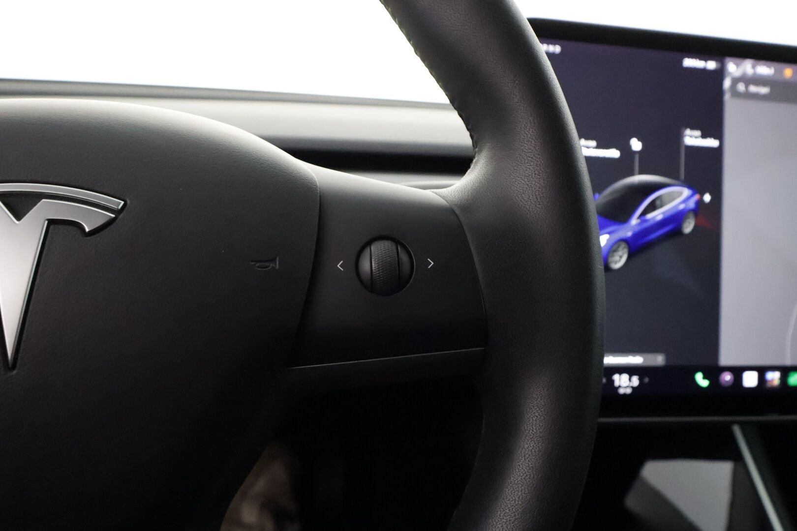 Tesla Model 3 2020 Standard Range Plus - | ACC | Lasikatto | Sähkönahat | Muistipenkki | LED | P.kamera ja tutkat | Autosteer | RCTA | Premium kaiuttimet | 2x renkaat aluin | 