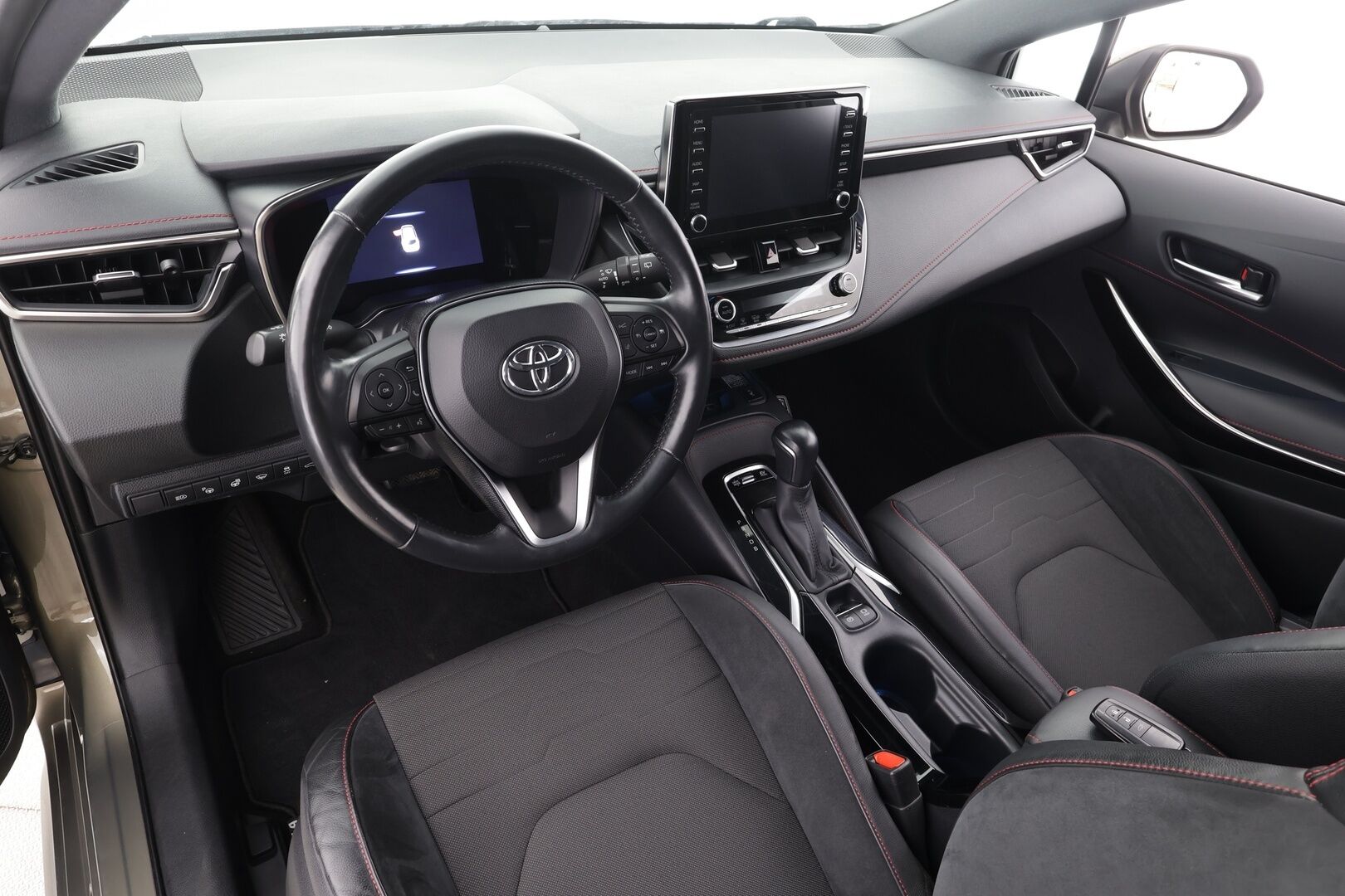 Toyota Corolla 2020 Touring Sports 1,8 Hybrid Style - | Koukku | ACC | LED | P.Kamera | Sisätilanlämmitin | Navi | Kaistavahti | Keyless | Ratinlämmitys | Apple&Android | Kahdet renkaat | Merkkihuollot | Suomi-auto |