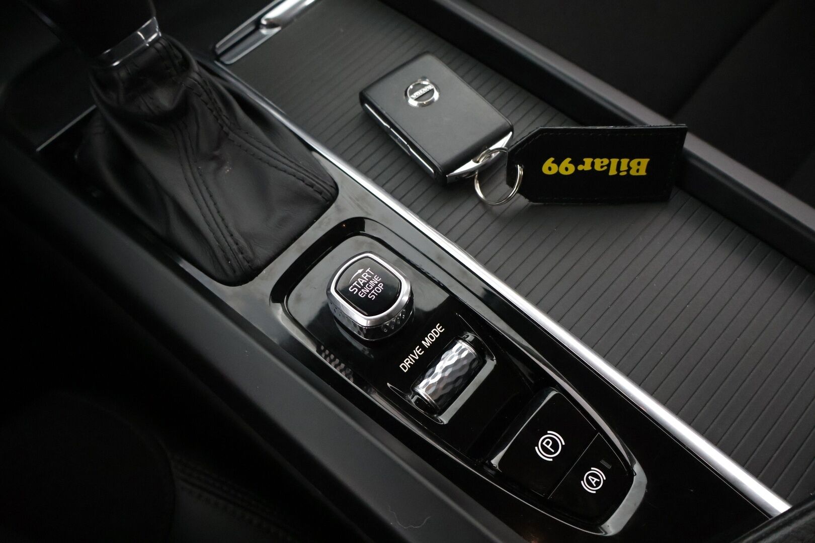 Volvo V60 2020 D3 AWD Business aut *MYYDÄÄN HUUTOKAUPAT.COM*