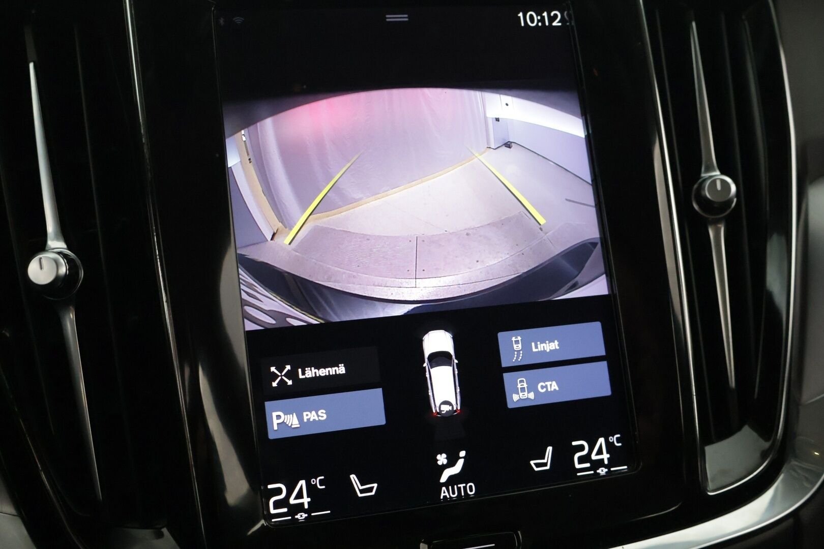 Volvo V60 2020 D3 AWD Business aut *MYYDÄÄN HUUTOKAUPAT.COM*