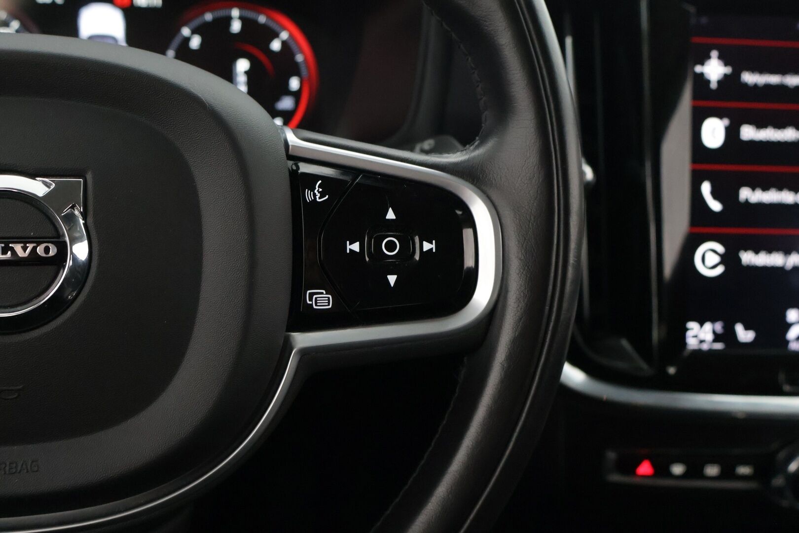 Volvo V60 2020 D3 AWD Business aut *MYYDÄÄN HUUTOKAUPAT.COM*