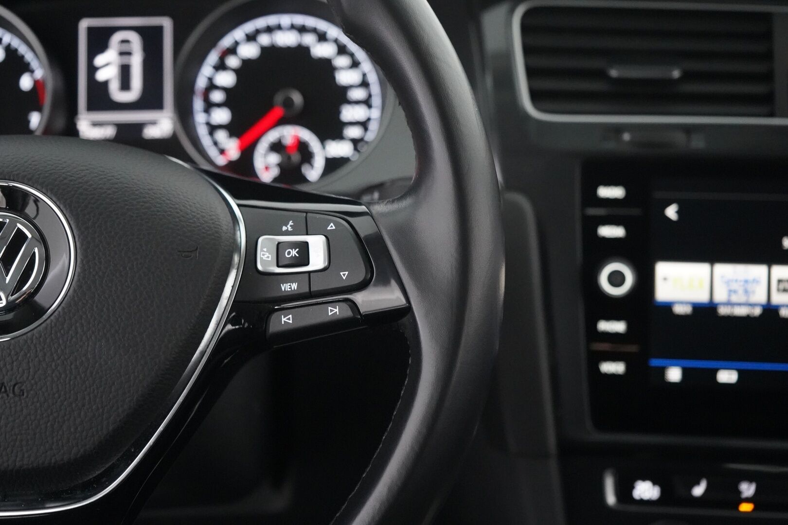 Volkswagen Golf 2020 Variant Comfortline Limited 1,5 TSI EVO 96 kW (130 hv) BLUEMOTION - Suomi-auto | ACC | Webasto | Kamera | 2 x OEM vanteet | Fiksut huollot