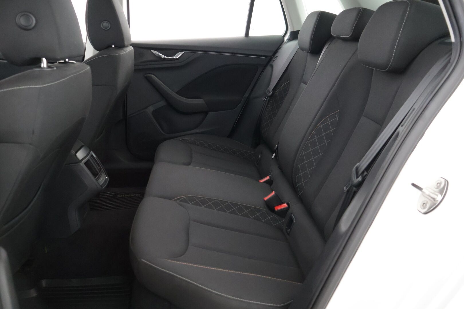 Skoda Kamiq 2020 1,0 TSI G-TEC Ambition **Lohko / SmartLink / Vakkari / Lane assist** - Kahdet renkaat vanteineen / Ratinlämmitys - Osta nyt, maksa vasta ensi vuonna