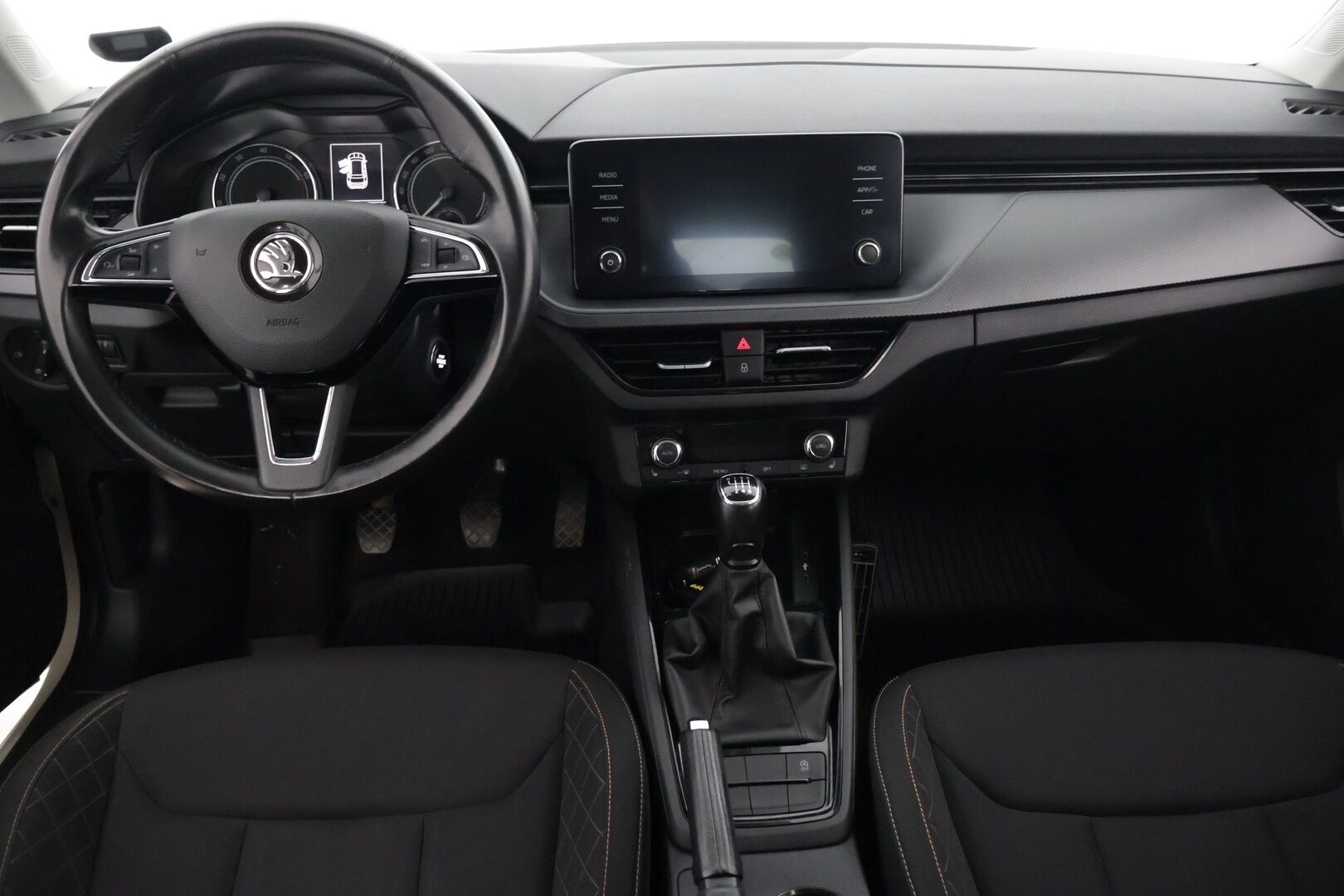 Skoda Kamiq 2020 1,0 TSI G-TEC Ambition **Lohko / SmartLink / Vakkari / Lane assist** - Kahdet renkaat vanteineen / Ratinlämmitys - Osta nyt, maksa vasta ensi vuonna