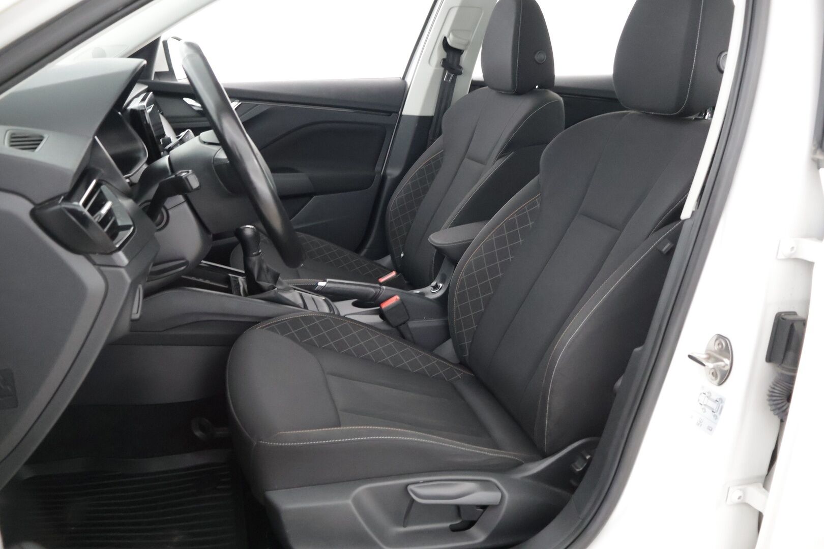 Skoda Kamiq 2020 1,0 TSI G-TEC Ambition **Lohko / SmartLink / Vakkari / Lane assist** - Kahdet renkaat vanteineen / Ratinlämmitys - Osta nyt, maksa vasta ensi vuonna