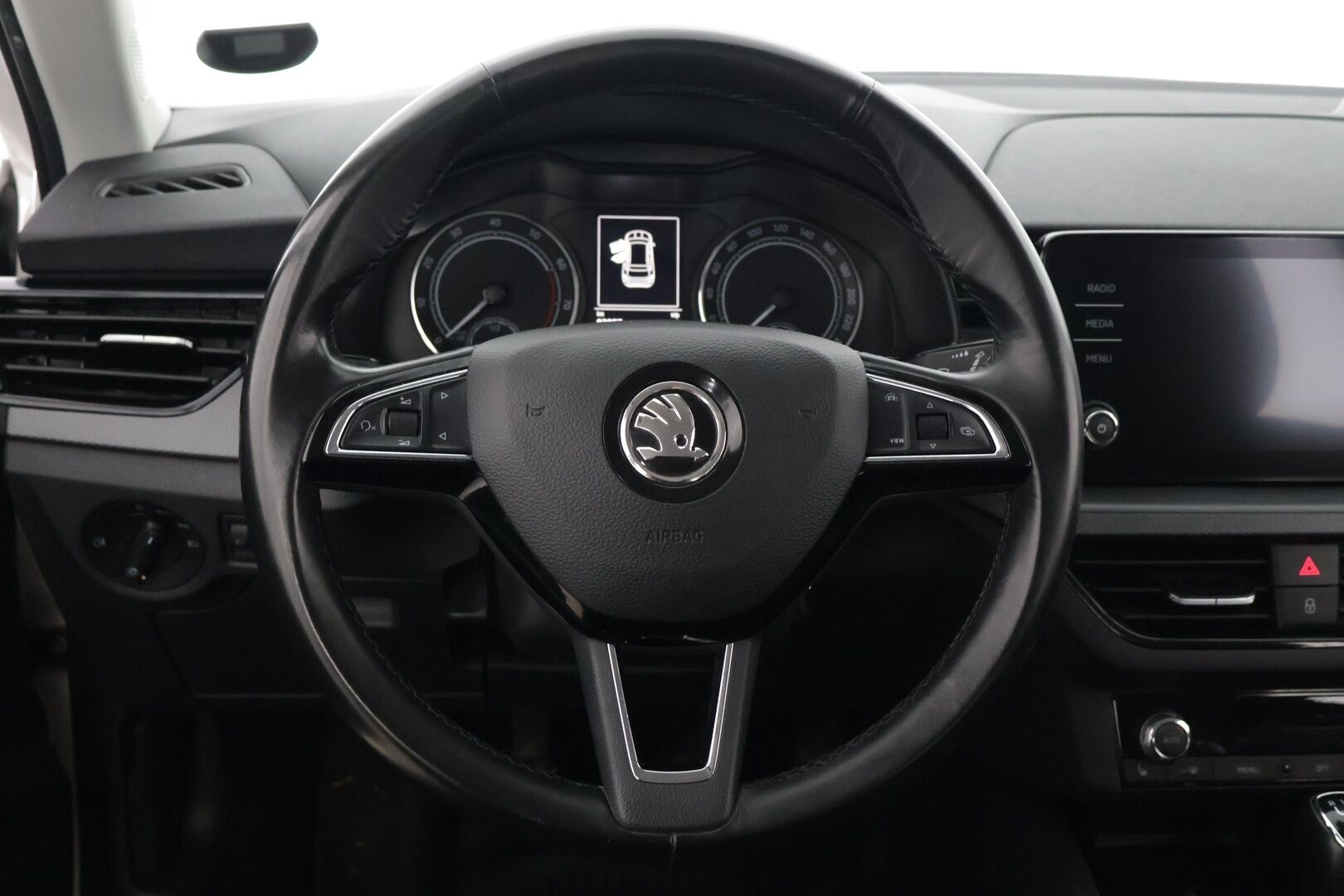 Skoda Kamiq 2020 1,0 TSI G-TEC Ambition **Lohko / SmartLink / Vakkari / Lane assist** - Kahdet renkaat vanteineen / Ratinlämmitys - Osta nyt, maksa vasta ensi vuonna