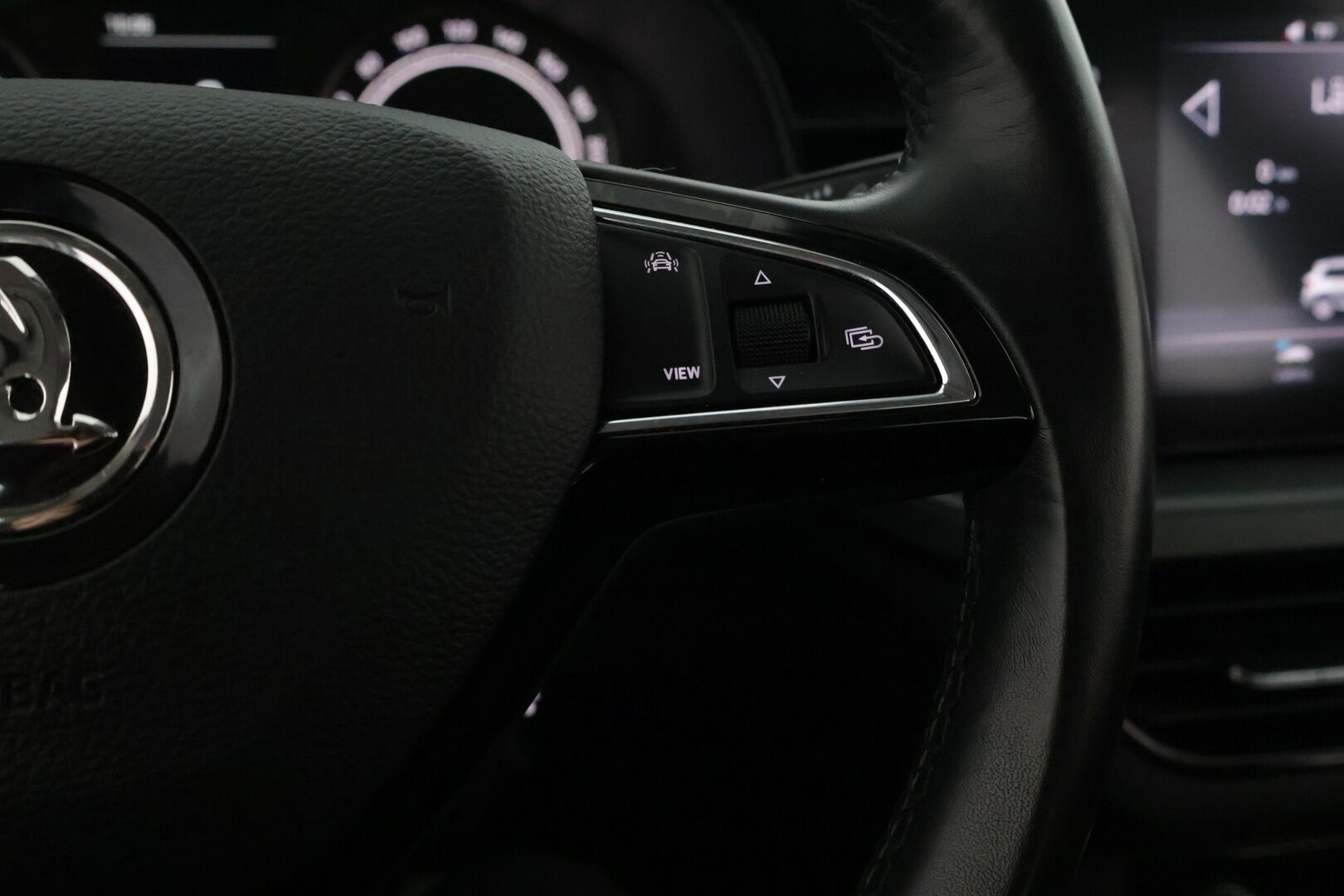 Skoda Kamiq 2020 1,0 TSI G-TEC Ambition **Lohko / SmartLink / Vakkari / Lane assist** - Kahdet renkaat vanteineen / Ratinlämmitys - Osta nyt, maksa vasta ensi vuonna