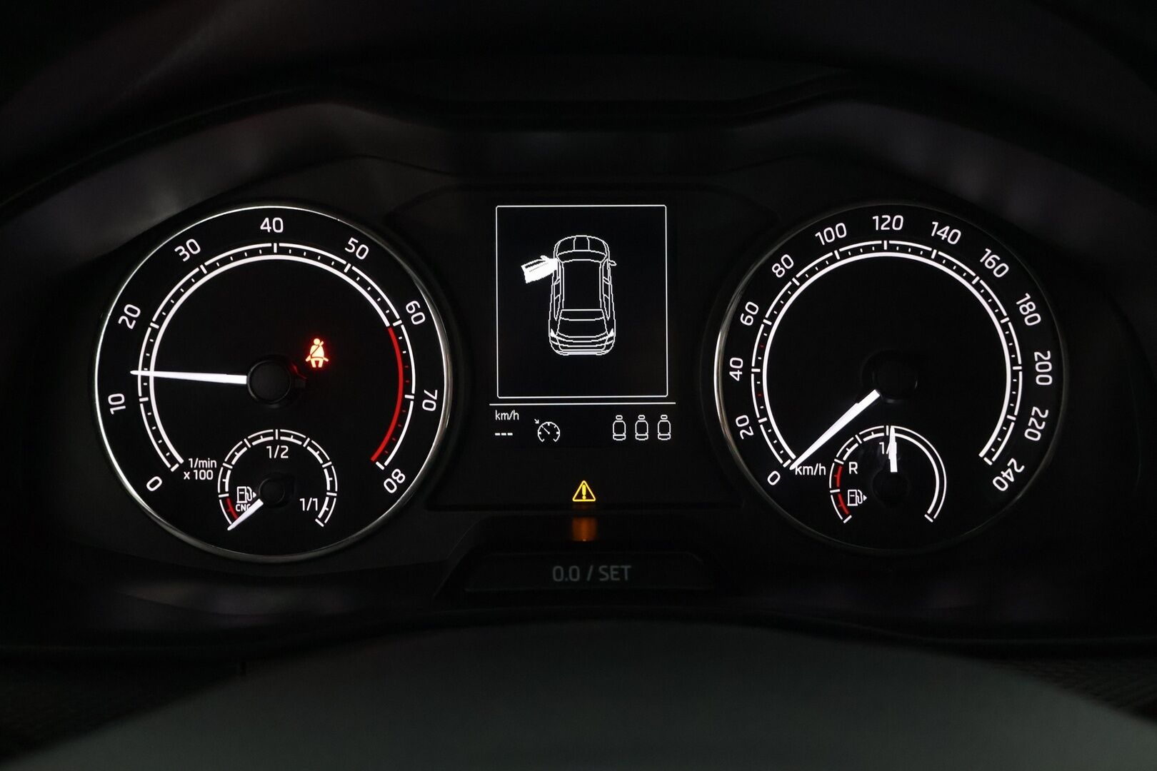 Skoda Kamiq 2020 1,0 TSI G-TEC Ambition **Lohko / SmartLink / Vakkari / Lane assist** - Kahdet renkaat vanteineen / Ratinlämmitys - Osta nyt, maksa vasta ensi vuonna