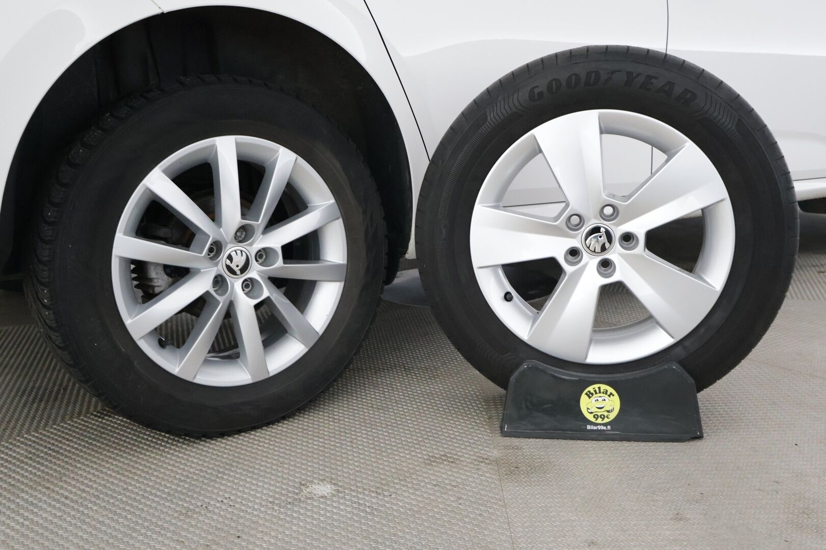 Skoda Kamiq 2020 1,0 TSI G-TEC Ambition **Lohko / SmartLink / Vakkari / Lane assist** - Kahdet renkaat vanteineen / Ratinlämmitys - Osta nyt, maksa vasta ensi vuonna